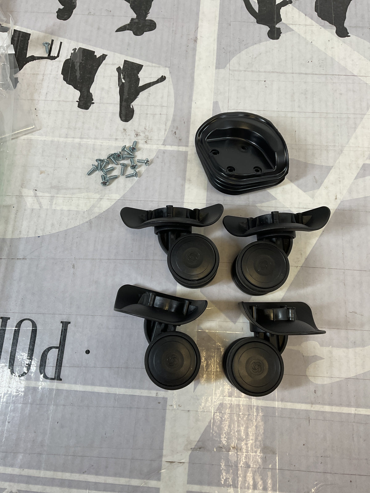 Samsonite Winfield 2 Medium Set of Wheels New Version U90