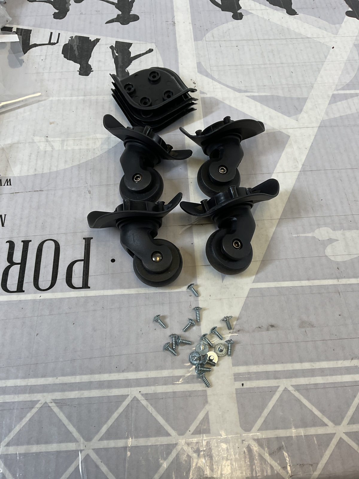 Samsonite Winfield 2 Medium Set of 4 Wheels U94