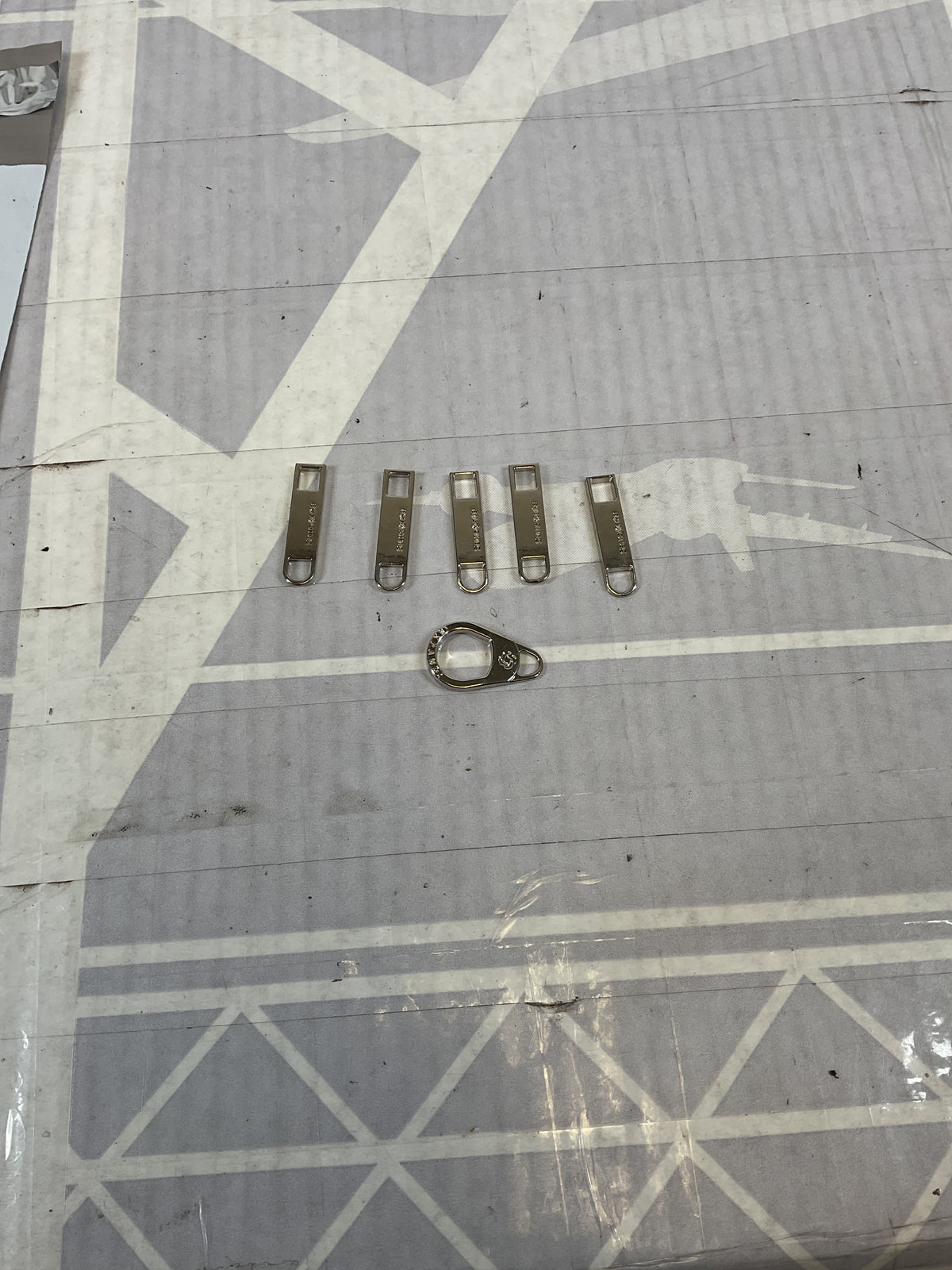 Samsonite Elements Set of Zipper Pulls U41