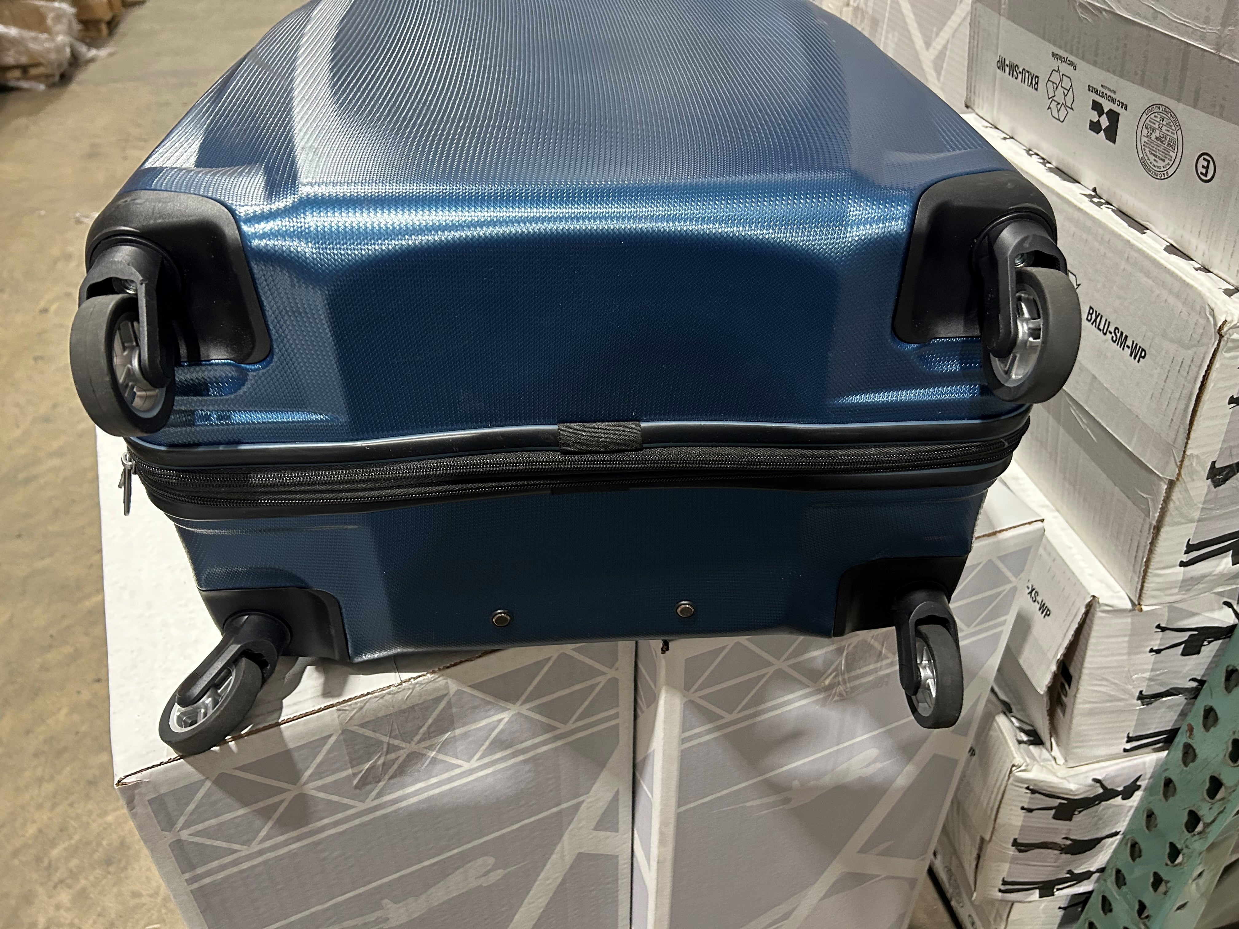 Samsonite Winfield 3 DLX Spinner U6