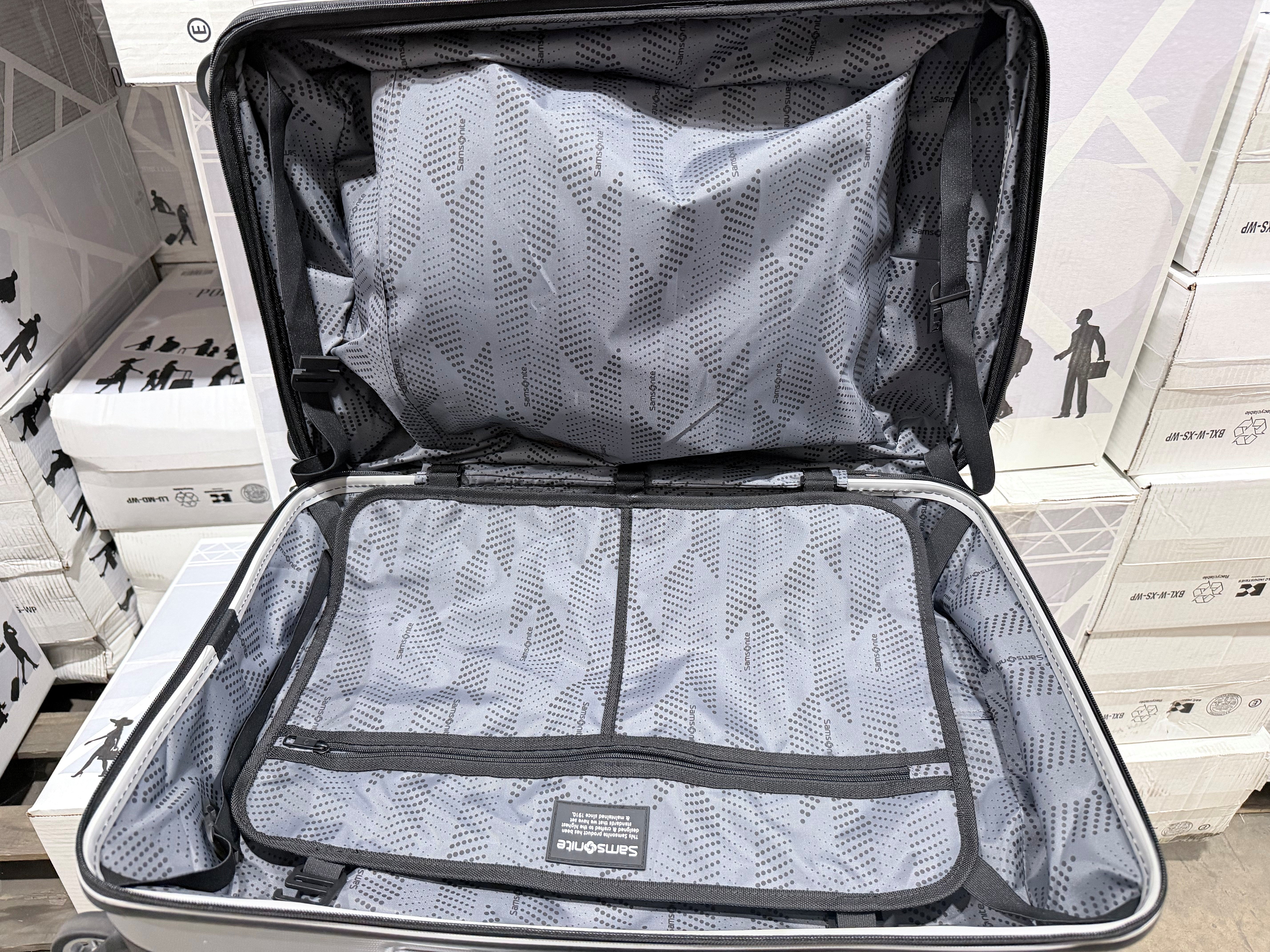 Samsonite Winfield 3 DLX Spinner U4