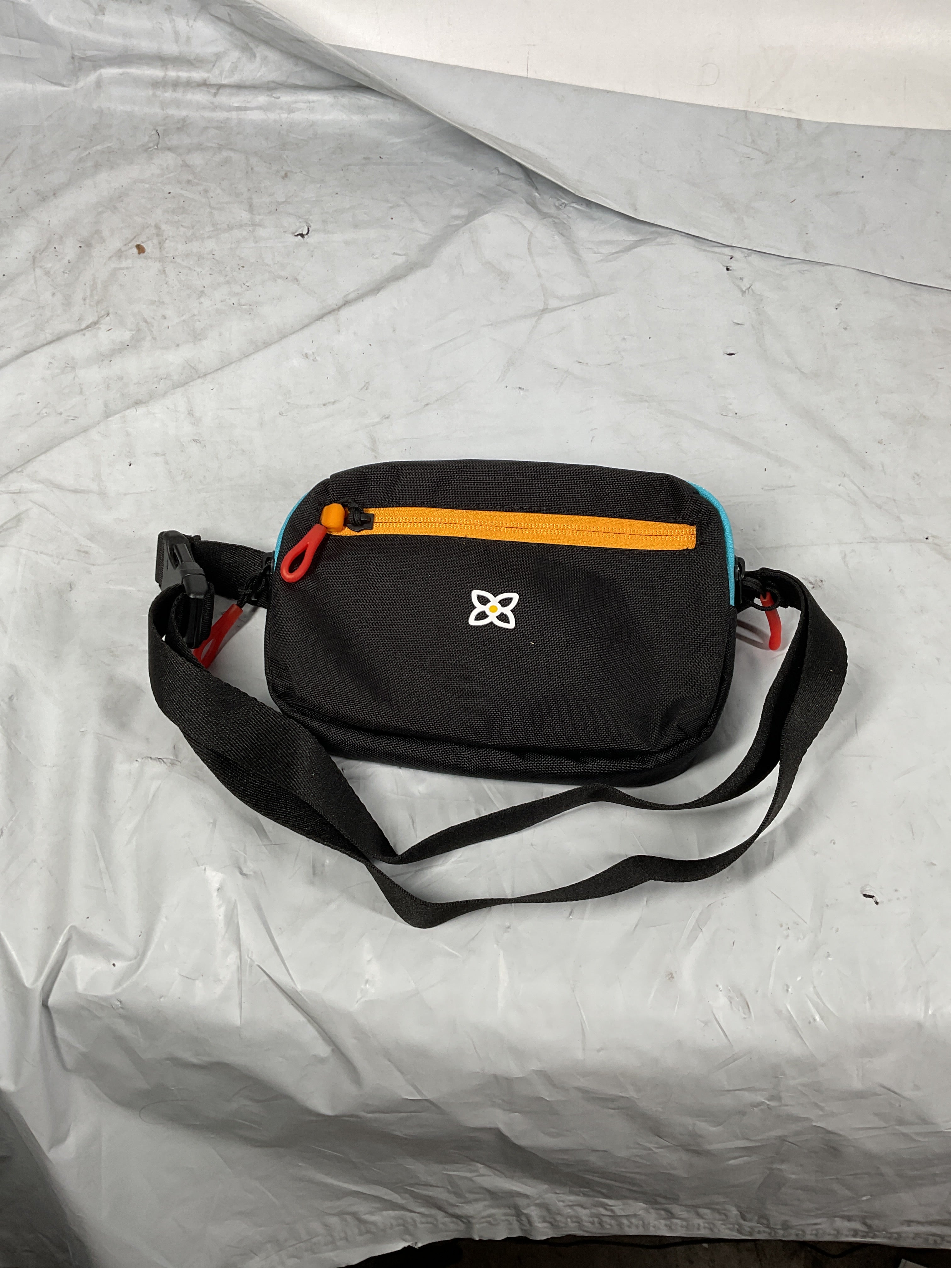 Sherpani Hyk, Lightweight Belt Bag, Travel Fanny Pack, Small Sling Crossbody Bag, Travel Purse for Women, RFID Protection ( Chromatic , One Size ) Chromatic One Size U1