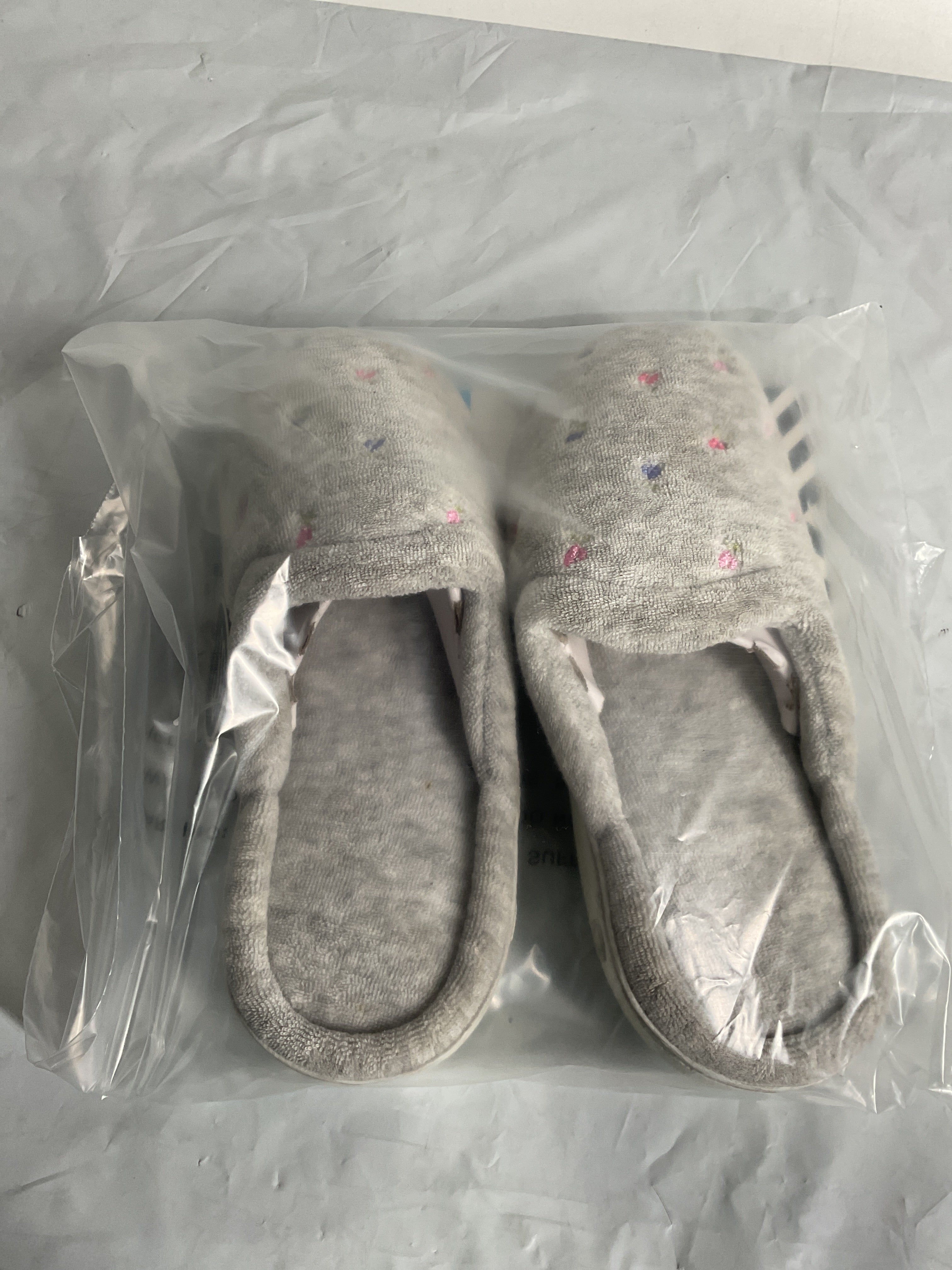 Isotoner Women's Terry Embroidered Scalloped Clog ( Heather Grey , 5.5-6 ) Heather Grey 5 5 6 U1