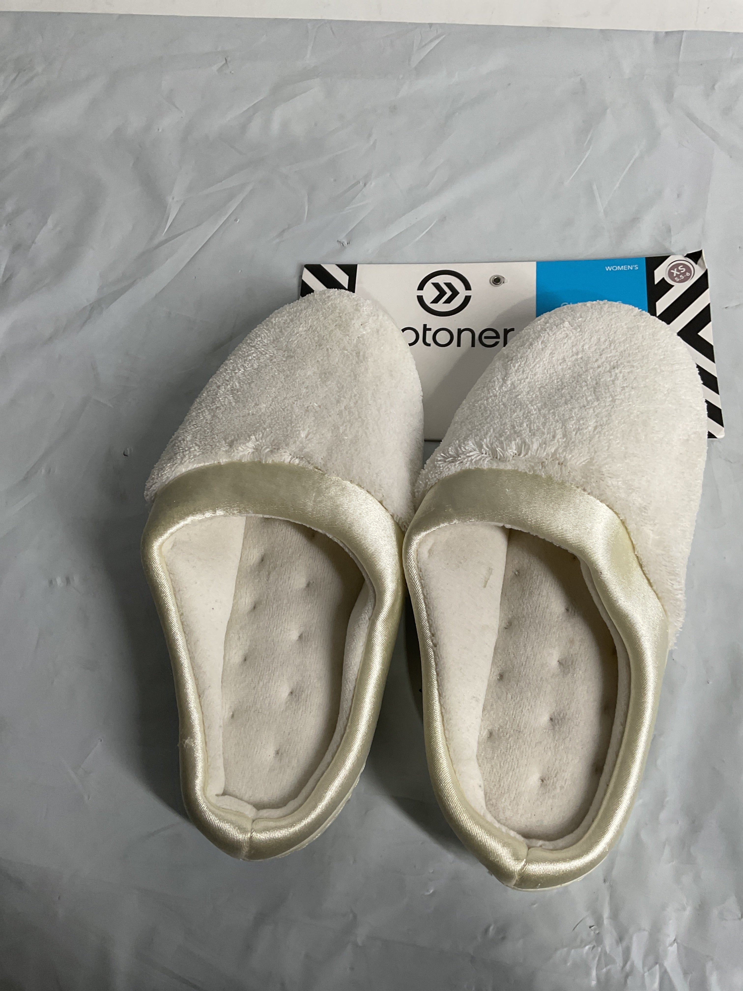 Isotoner Women's Terry Clog ( White Stripe , Small - 6.5-7 ) White Stripe Small 6 5 7 U1