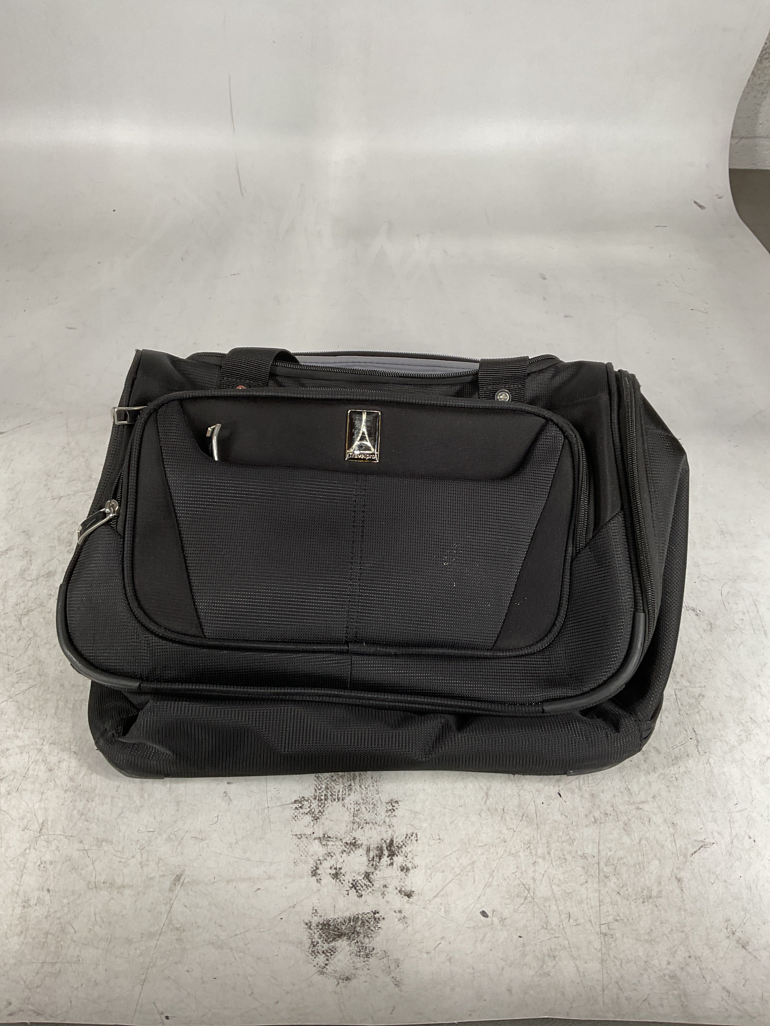 Travelpro Maxlite 5 Softside Lightweight Underseat Carry-On Travel Tote, Overnight Weekender Bag, Men and Women U10