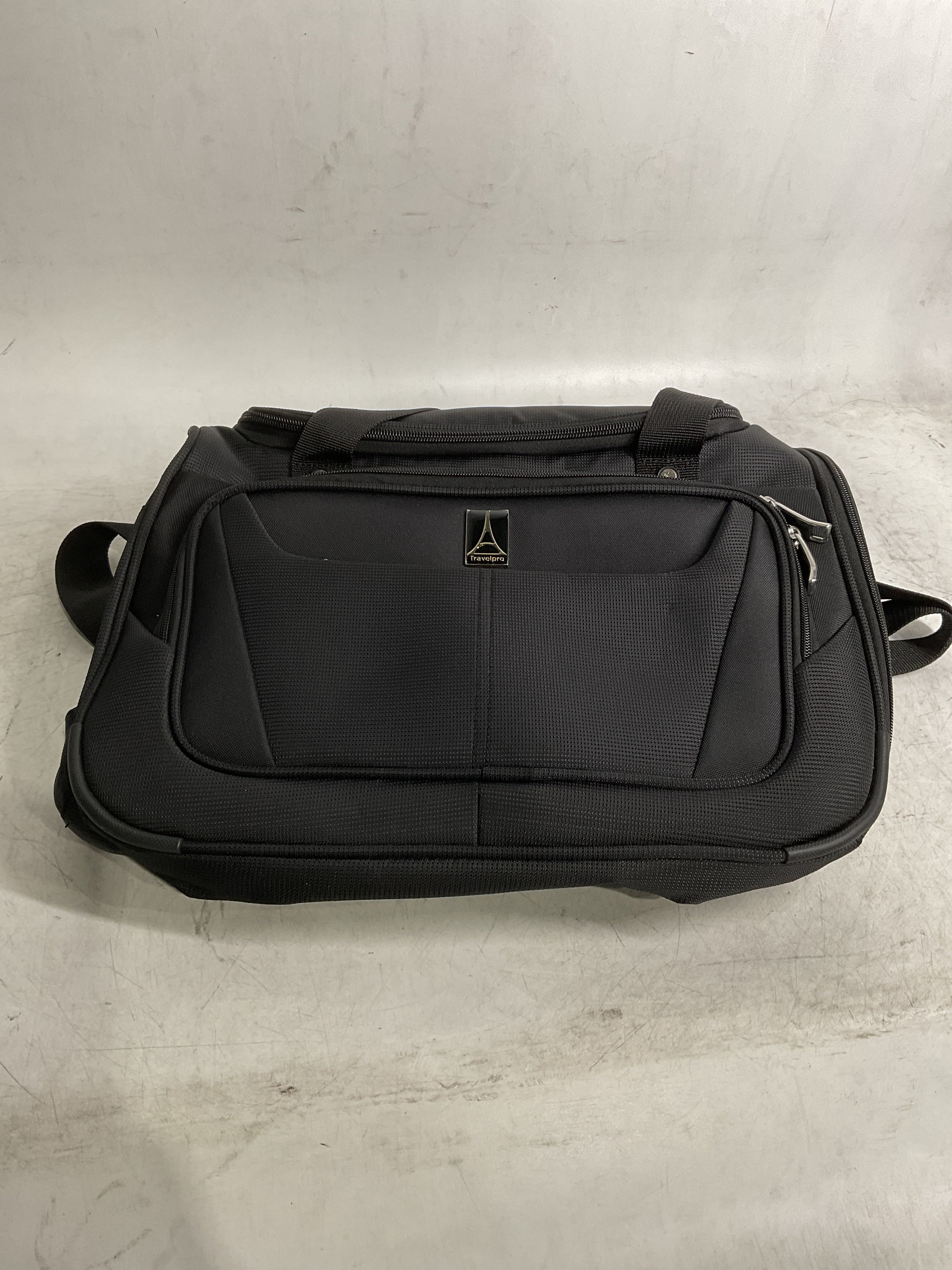 Travelpro Maxlite 5 Softside Lightweight Underseat Carry-On Travel Tote, Overnight Weekender Bag, Men and Women ( Black , 18-Inch ) Black 18 Inch U17