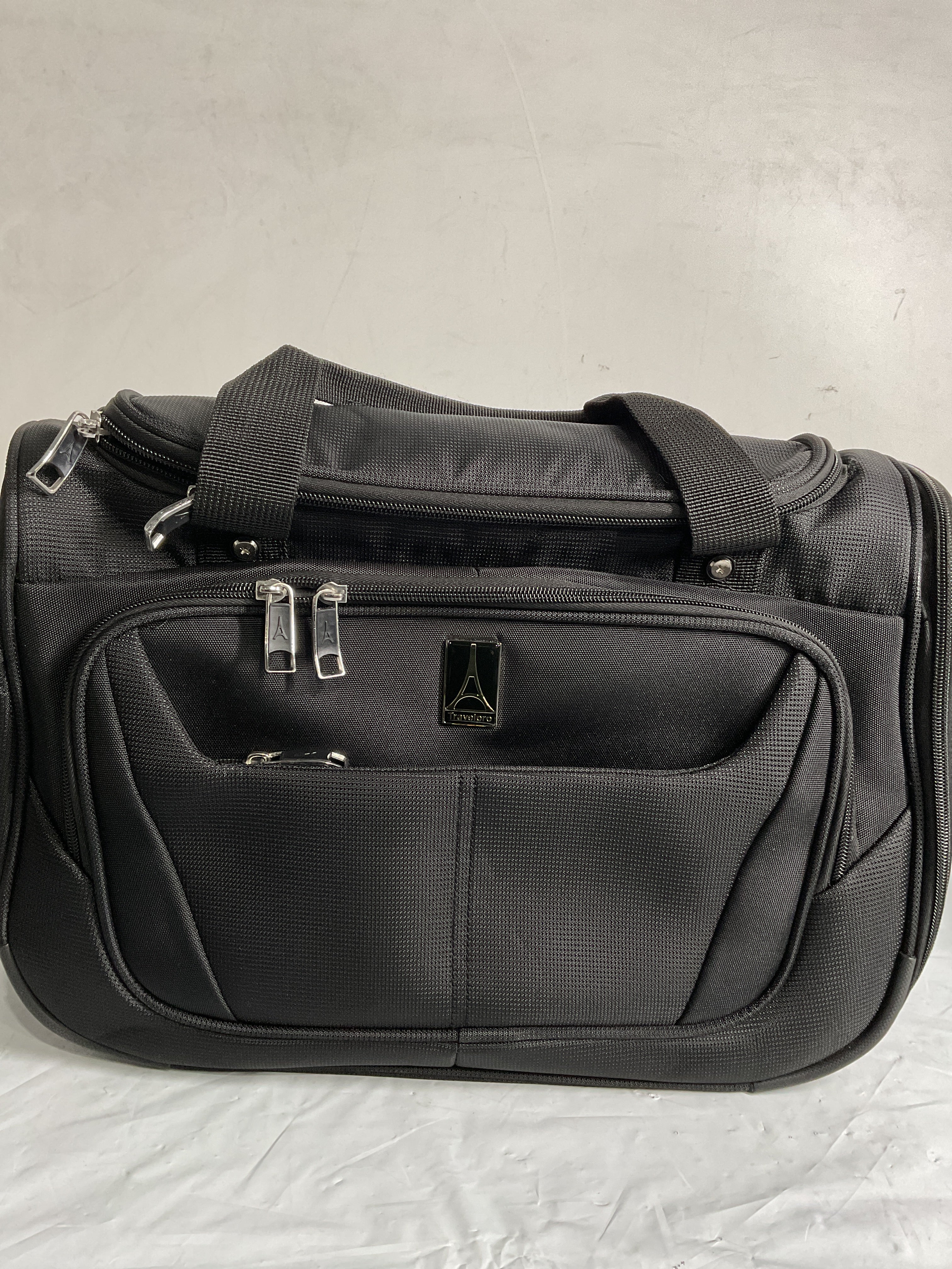 Travelpro Maxlite 5 Softside Lightweight Underseat Carry-On Travel Tote, Overnight Weekender Bag, Men and Women ( Black , 18-Inch ) Black 18 Inch U20