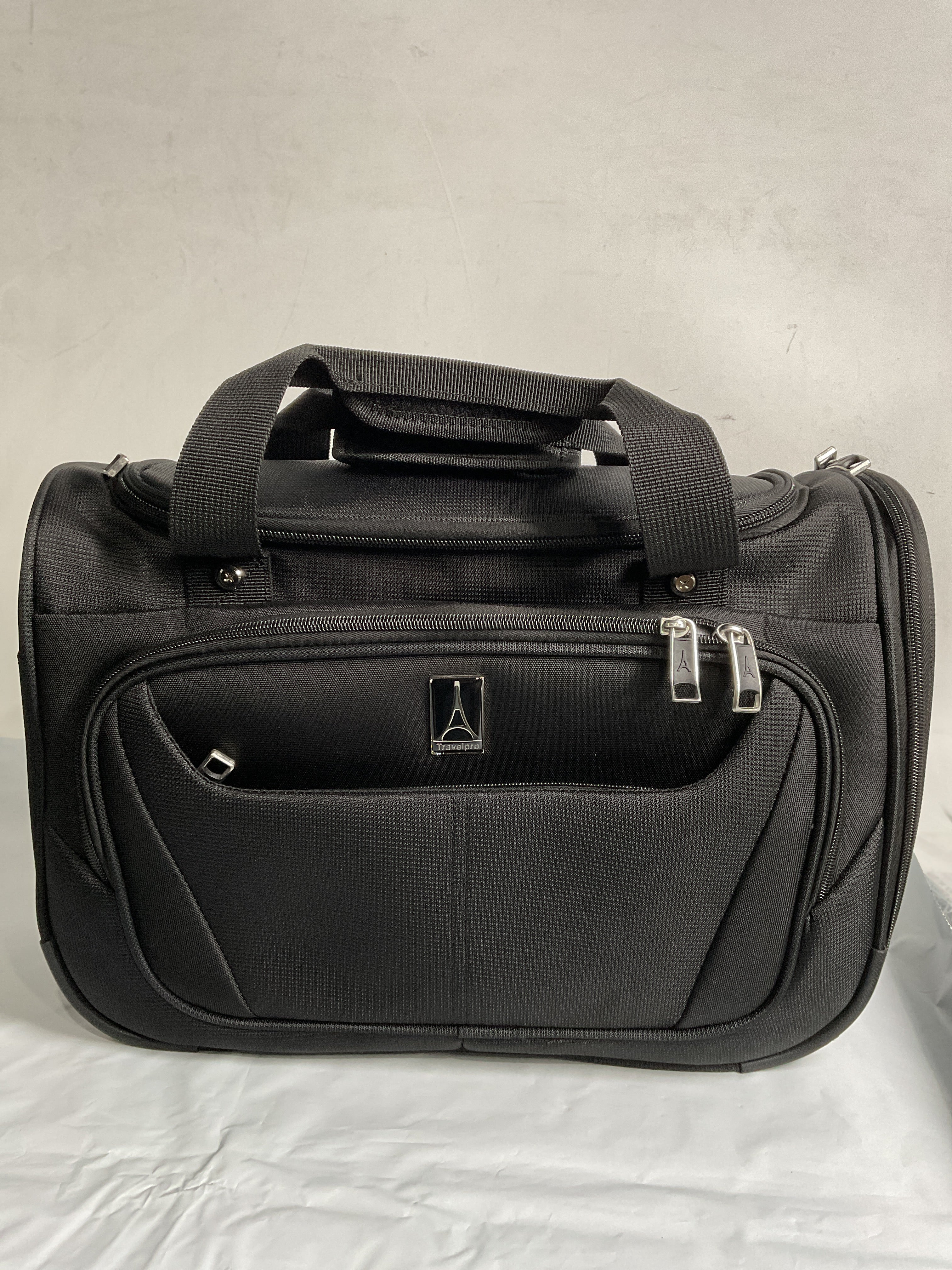 Travelpro Maxlite 5 Softside Lightweight Underseat Carry-On Travel Tote, Overnight Weekender Bag, Men and Women ( Black , 18-Inch ) Black 18 Inch U25