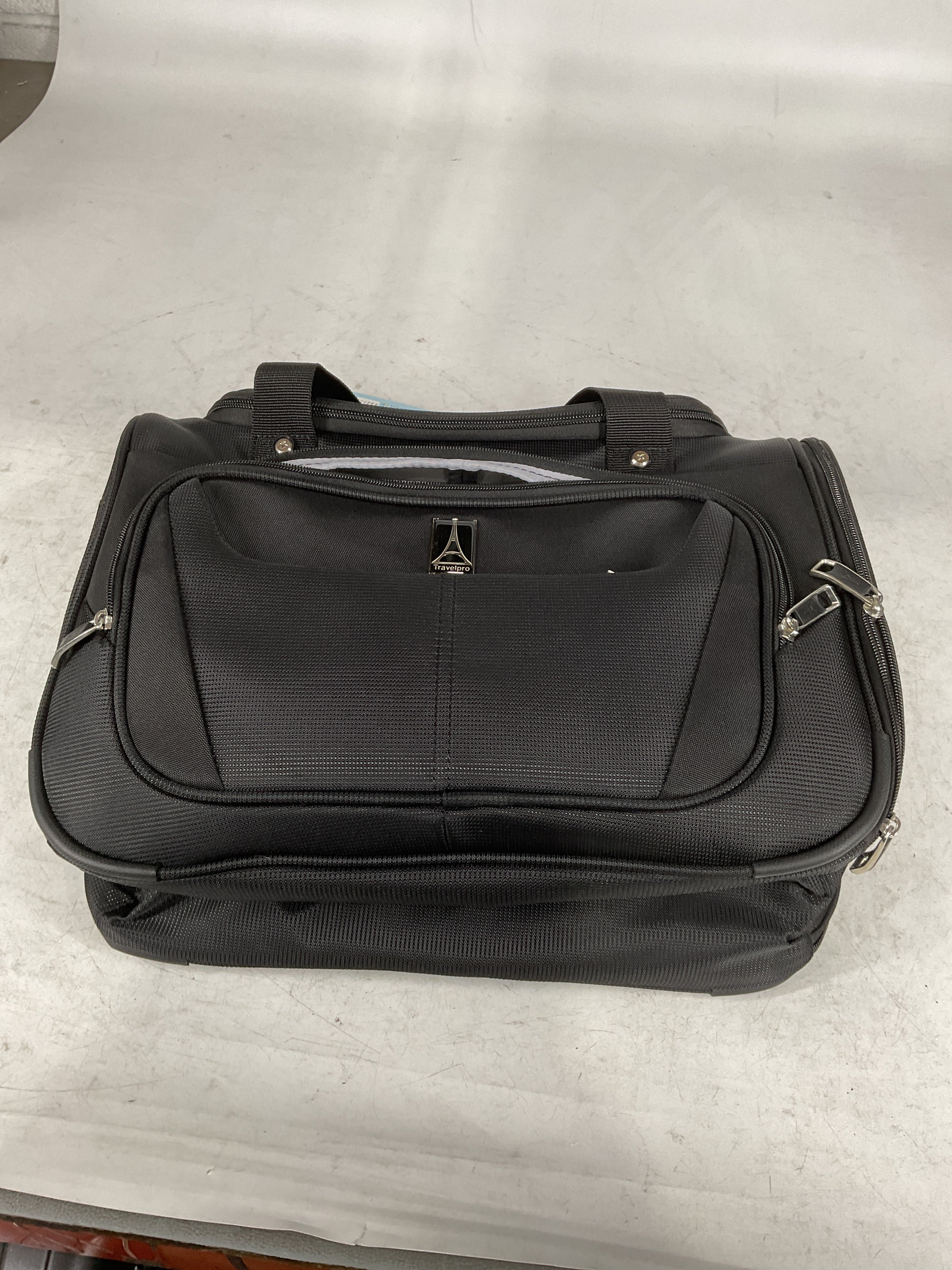 Travelpro Maxlite 5 Softside Lightweight Underseat Carry-On Travel Tote, Overnight Weekender Bag, Men and Women U4