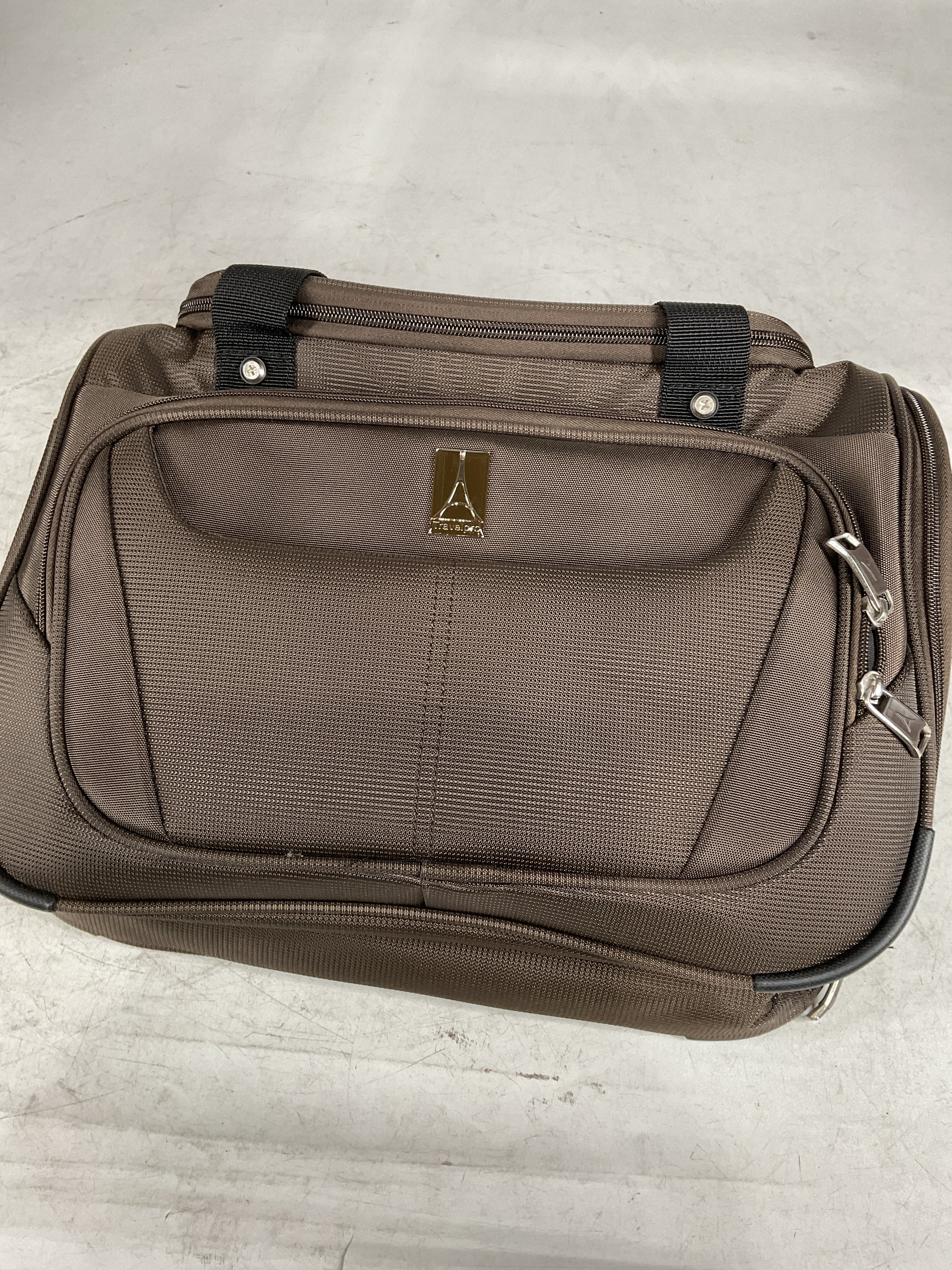 Travelpro Maxlite 5 Softside Lightweight Underseat Carry-On Travel Tote, Overnight Weekender Bag, Men and Women U7