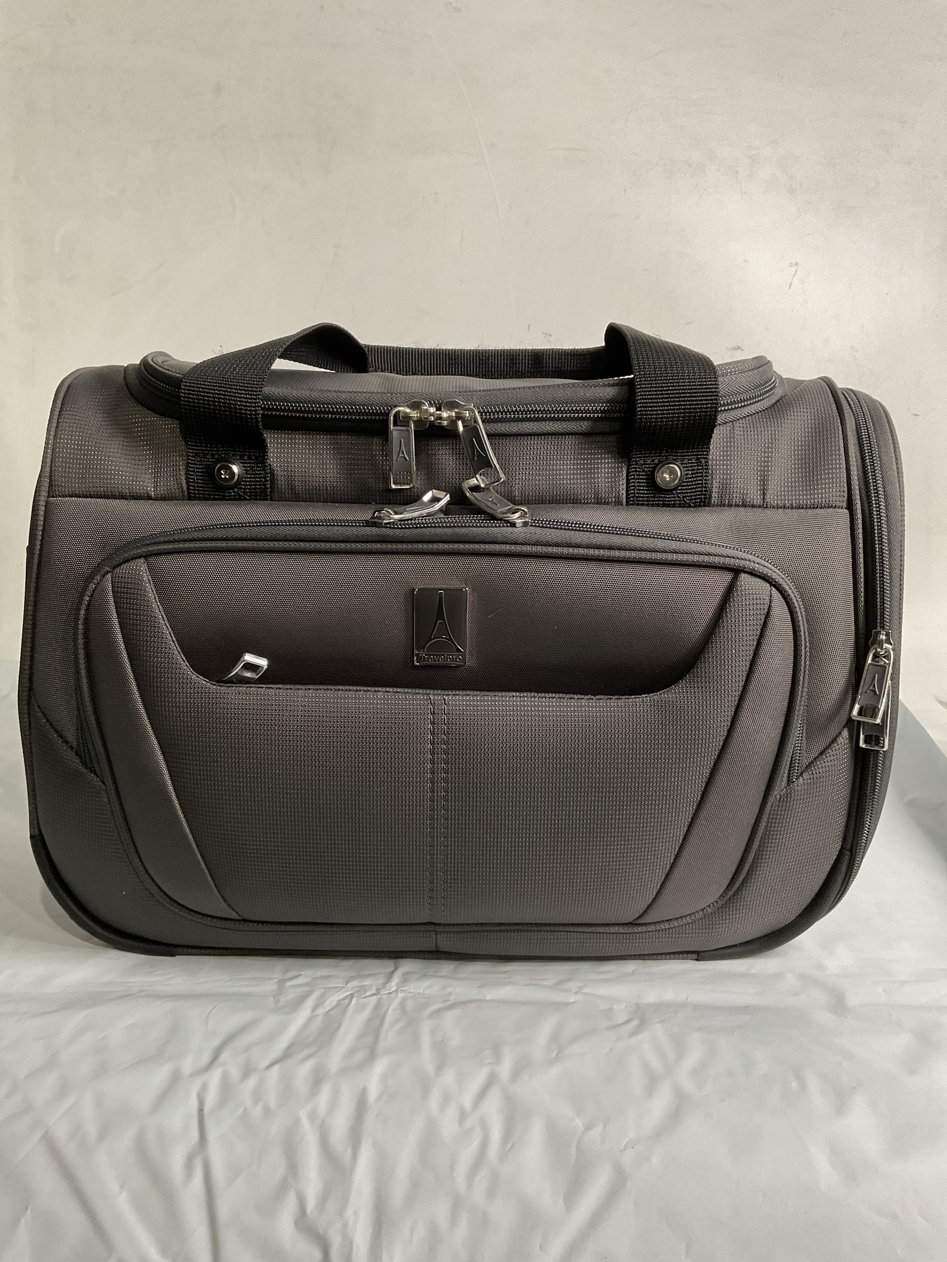 Travelpro Maxlite 5 Softside Lightweight Underseat Carry-On Travel Tote, Overnight Weekender Bag, Men and Women ( Shadow Grey , One Size ) Shadow Grey One Size U11