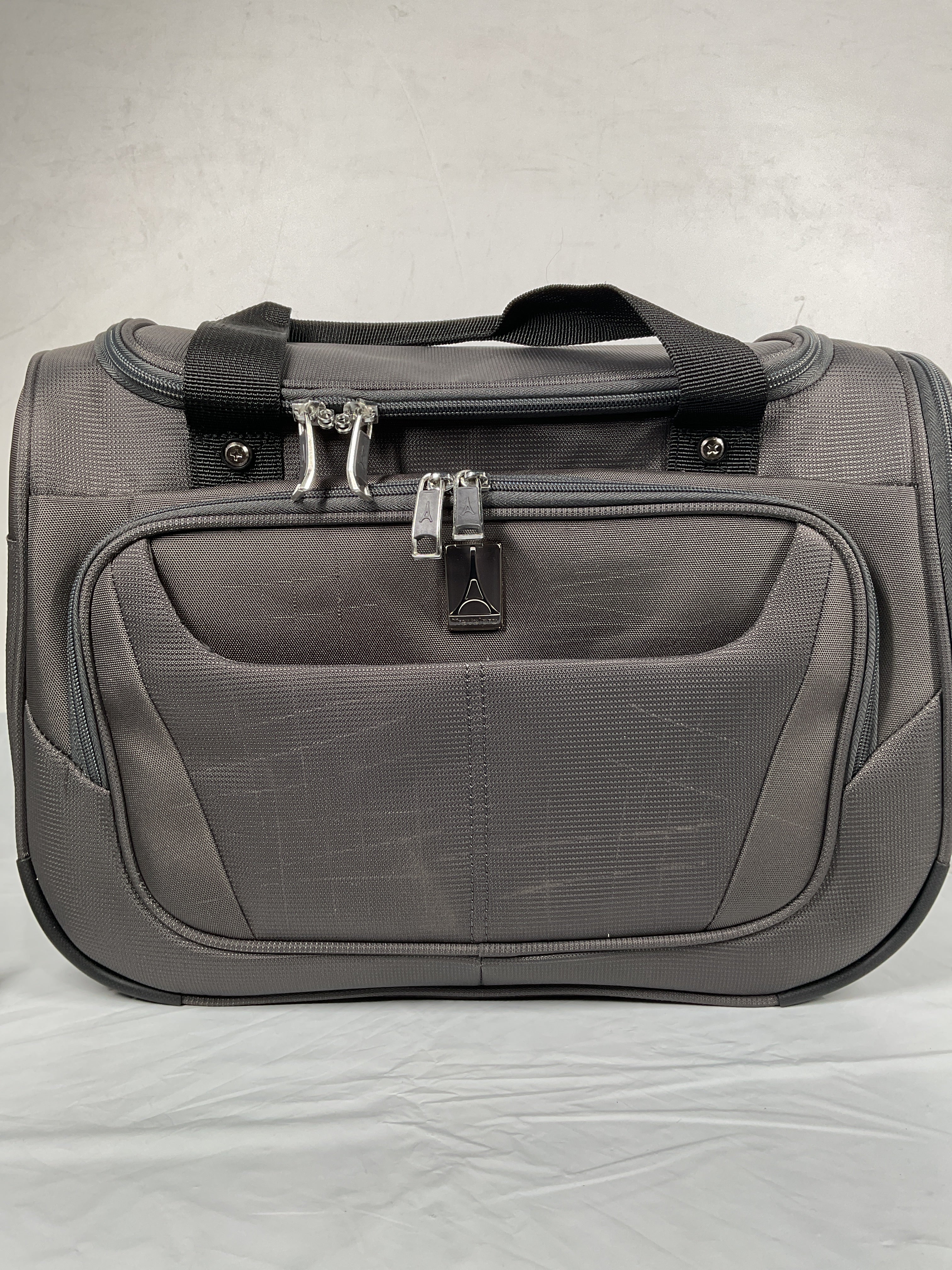 Travelpro Maxlite 5 Softside Lightweight Underseat Carry-On Travel Tote, Overnight Weekender Bag, Men and Women ( Shadow Grey , One Size ) Shadow Grey One Size U13