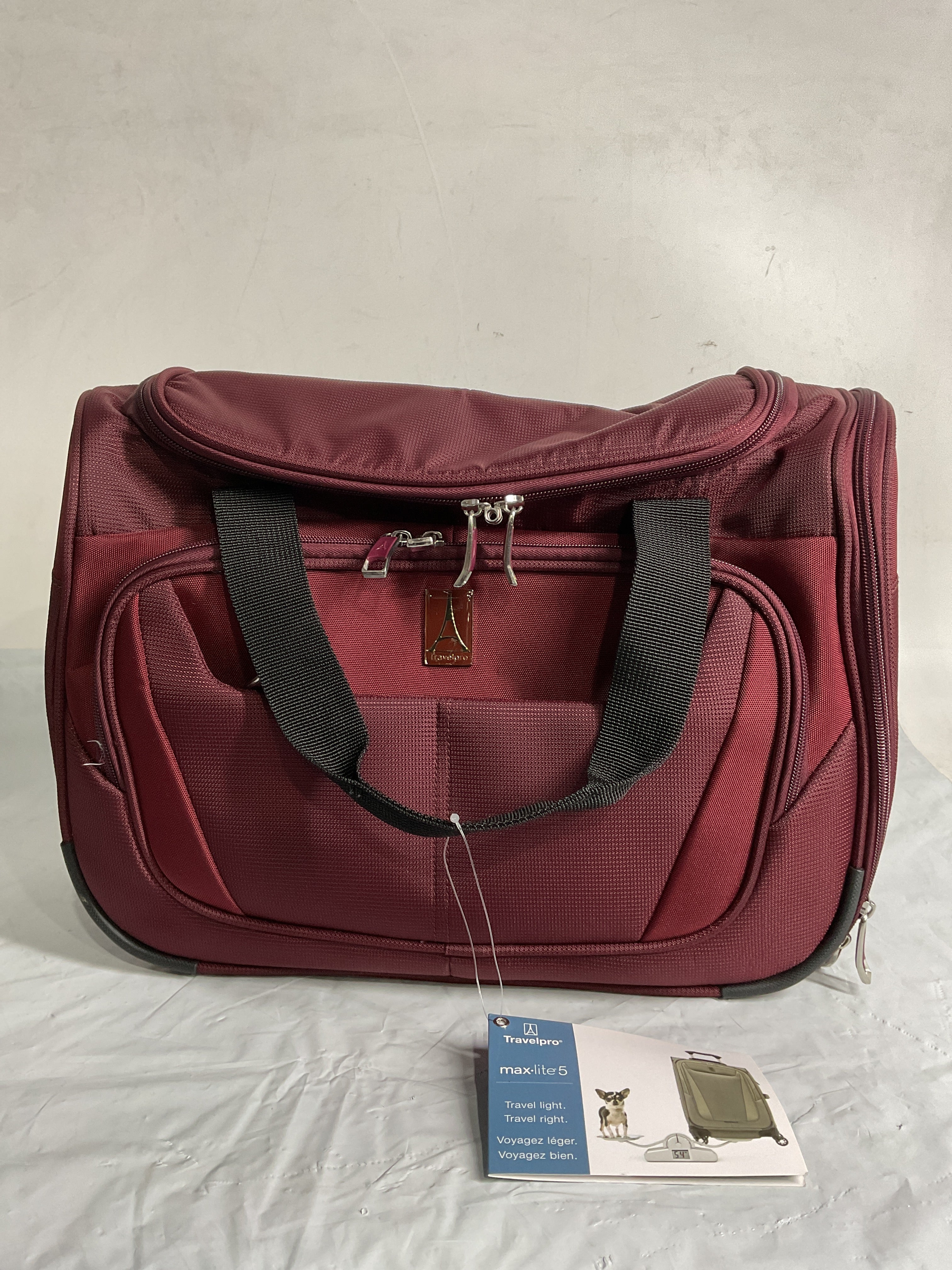 Travelpro Maxlite 5 Softside Lightweight Underseat Carry-On Travel Tote, Overnight Weekender Bag, Men and Women ( Burgundy , 18-Inch ) Burgundy 18 Inch U14
