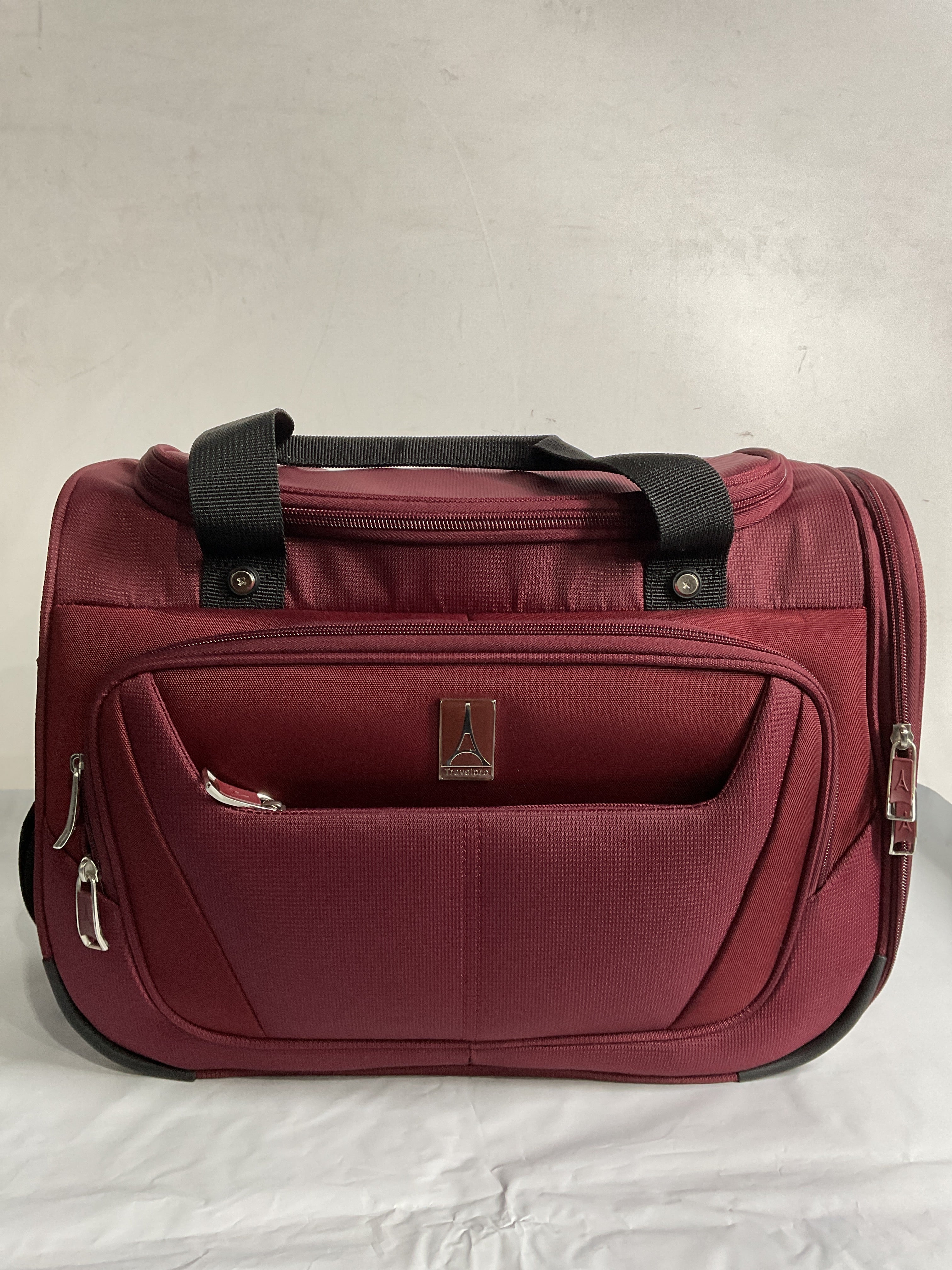 Travelpro Maxlite 5 Softside Lightweight Underseat Carry-On Travel Tote, Overnight Weekender Bag, Men and Women ( Burgundy , 18-Inch ) Burgundy 18 Inch U15