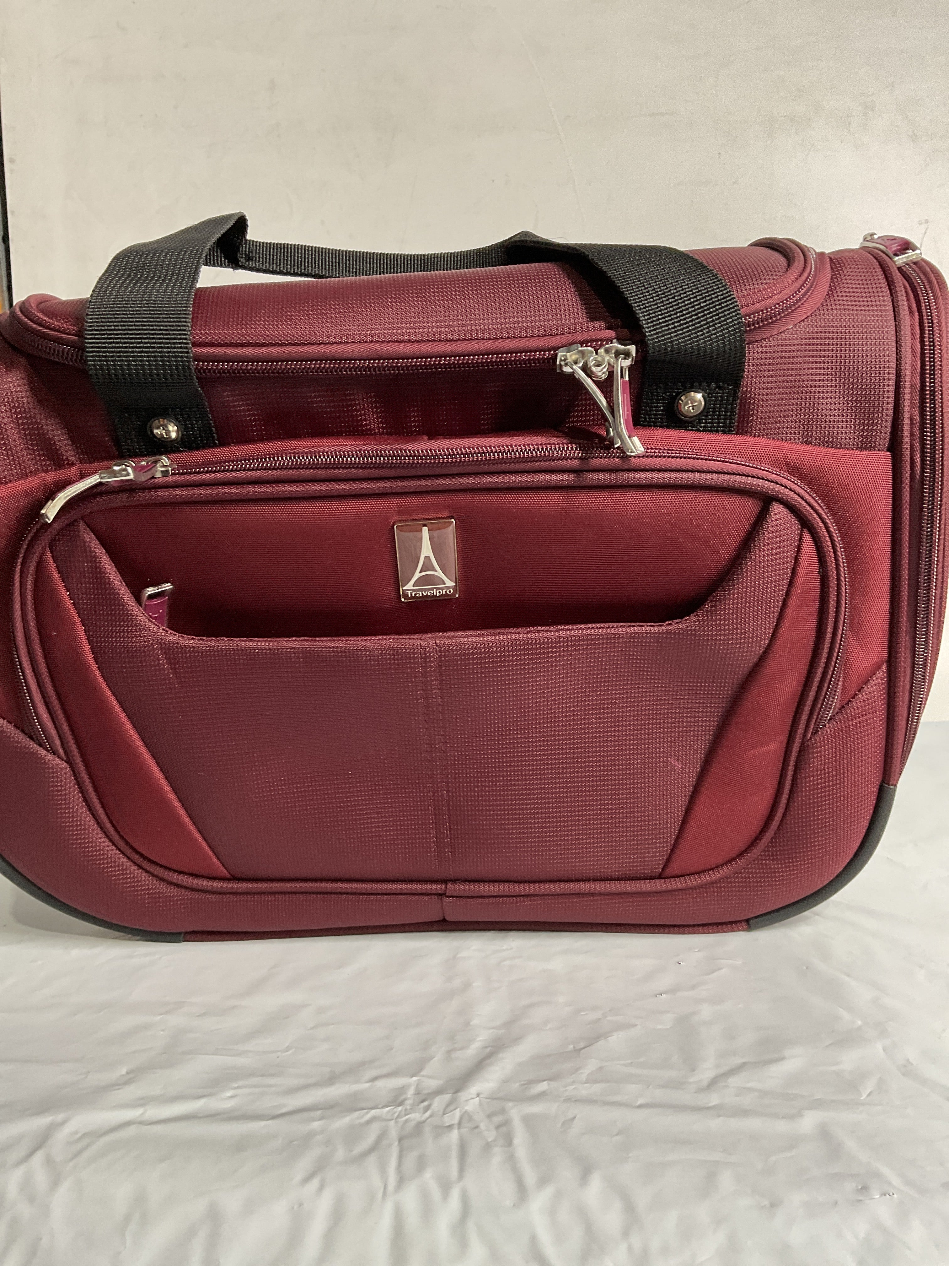 Travelpro Maxlite 5 Softside Lightweight Underseat Carry-On Travel Tote, Overnight Weekender Bag, Men and Women ( Burgundy , 18-Inch ) Burgundy 18 Inch U16
