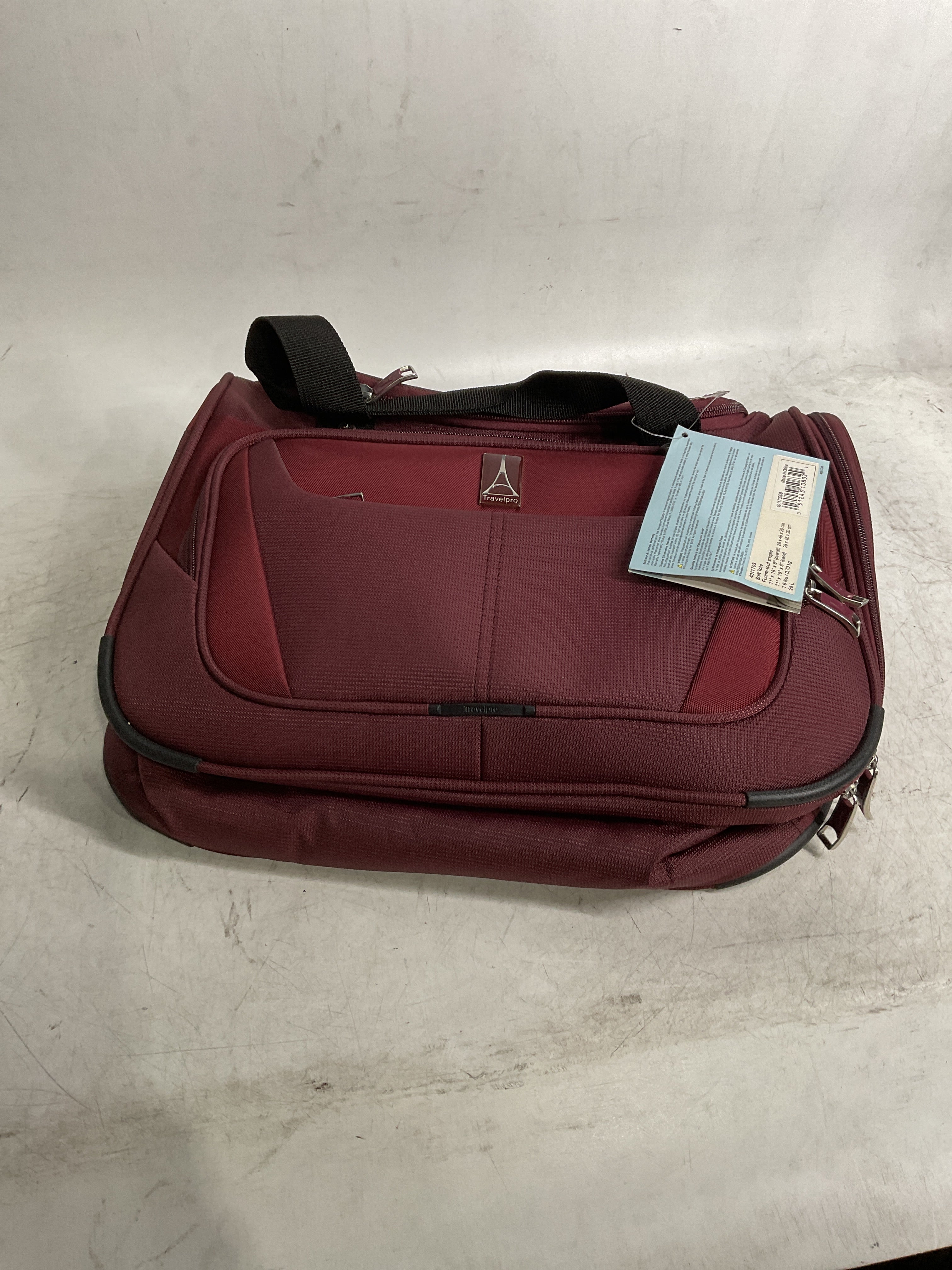 Travelpro Maxlite 5 Softside Lightweight Underseat Carry-On Travel Tote, Overnight Weekender Bag, Men and Women ( Burgundy , 18-Inch ) Burgundy 18 Inch U8