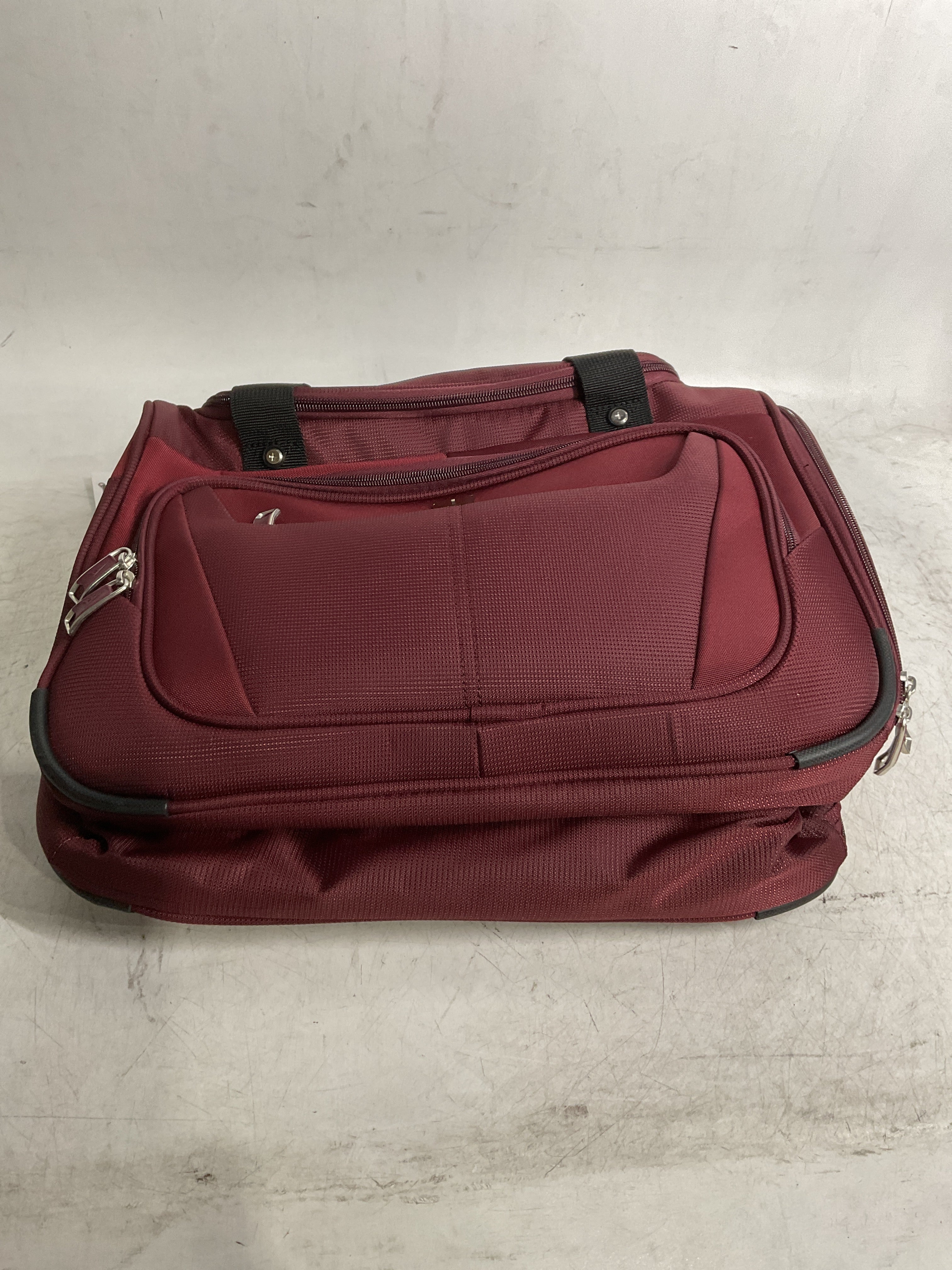 Travelpro Maxlite 5 Softside Lightweight Underseat Carry-On Travel Tote, Overnight Weekender Bag, Men and Women ( Burgundy , 18-Inch ) Burgundy 18 Inch U9