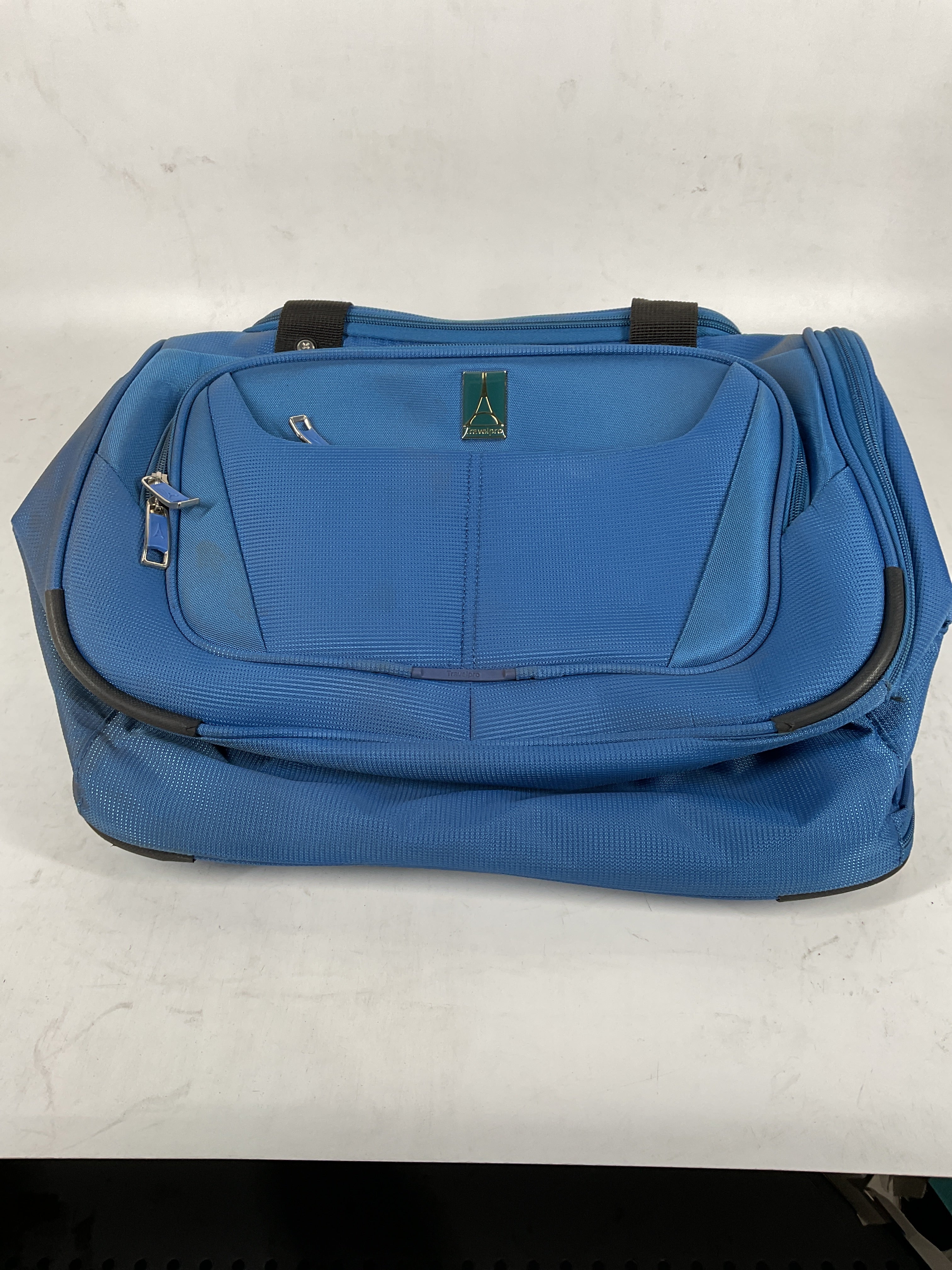 Travelpro Maxlite 5 Softside Lightweight Underseat Carry-On Travel Tote, Overnight Weekender Bag, Men and Women Azure Blue 18 Inch U2