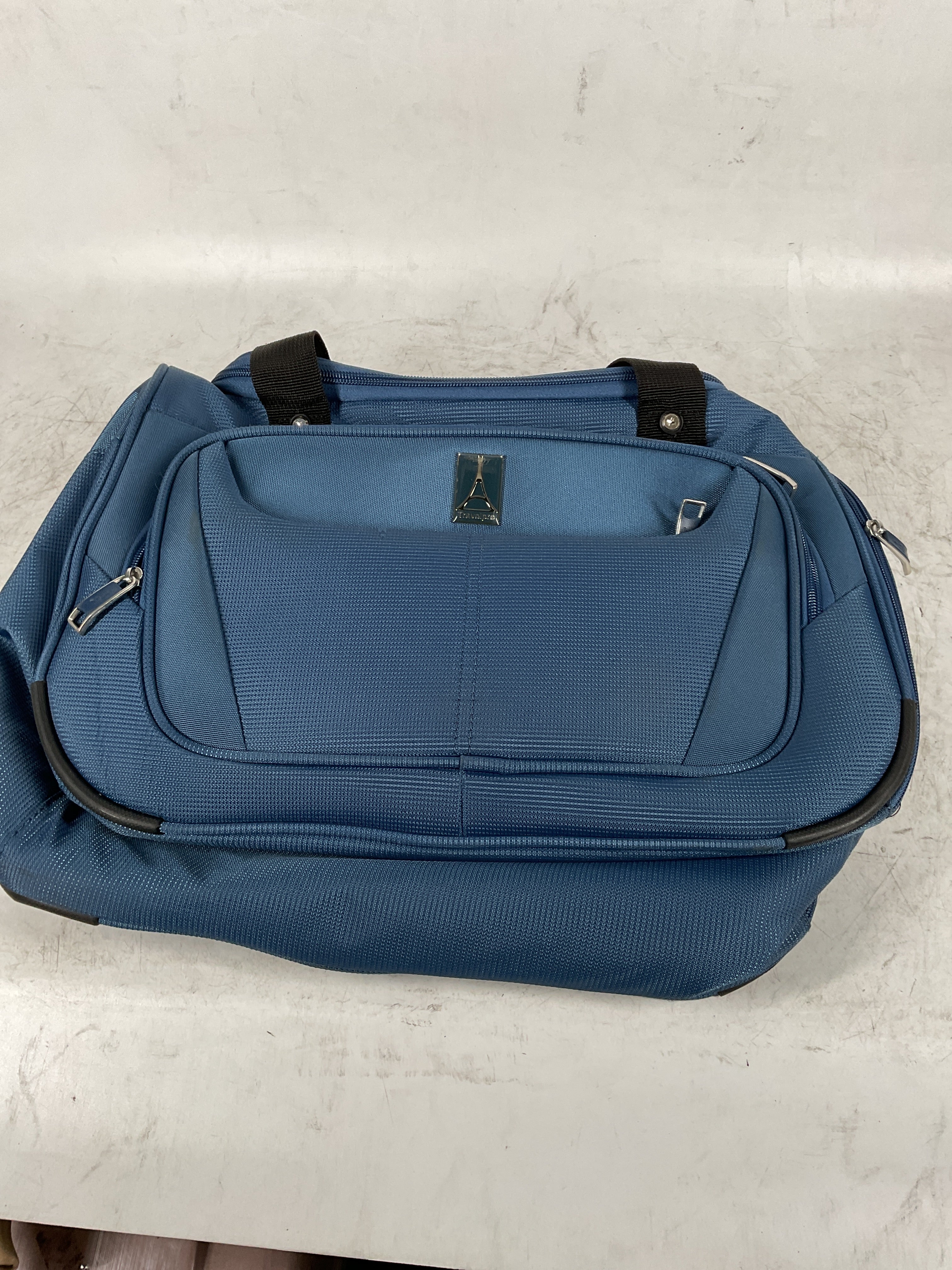 Travelpro Maxlite 5 Softside Lightweight Underseat Carry-On Travel Tote, Overnight Weekender Bag, Men and Women ( Ensign Blue , 18-Inch ) Ensign Blue 18 Inch U7