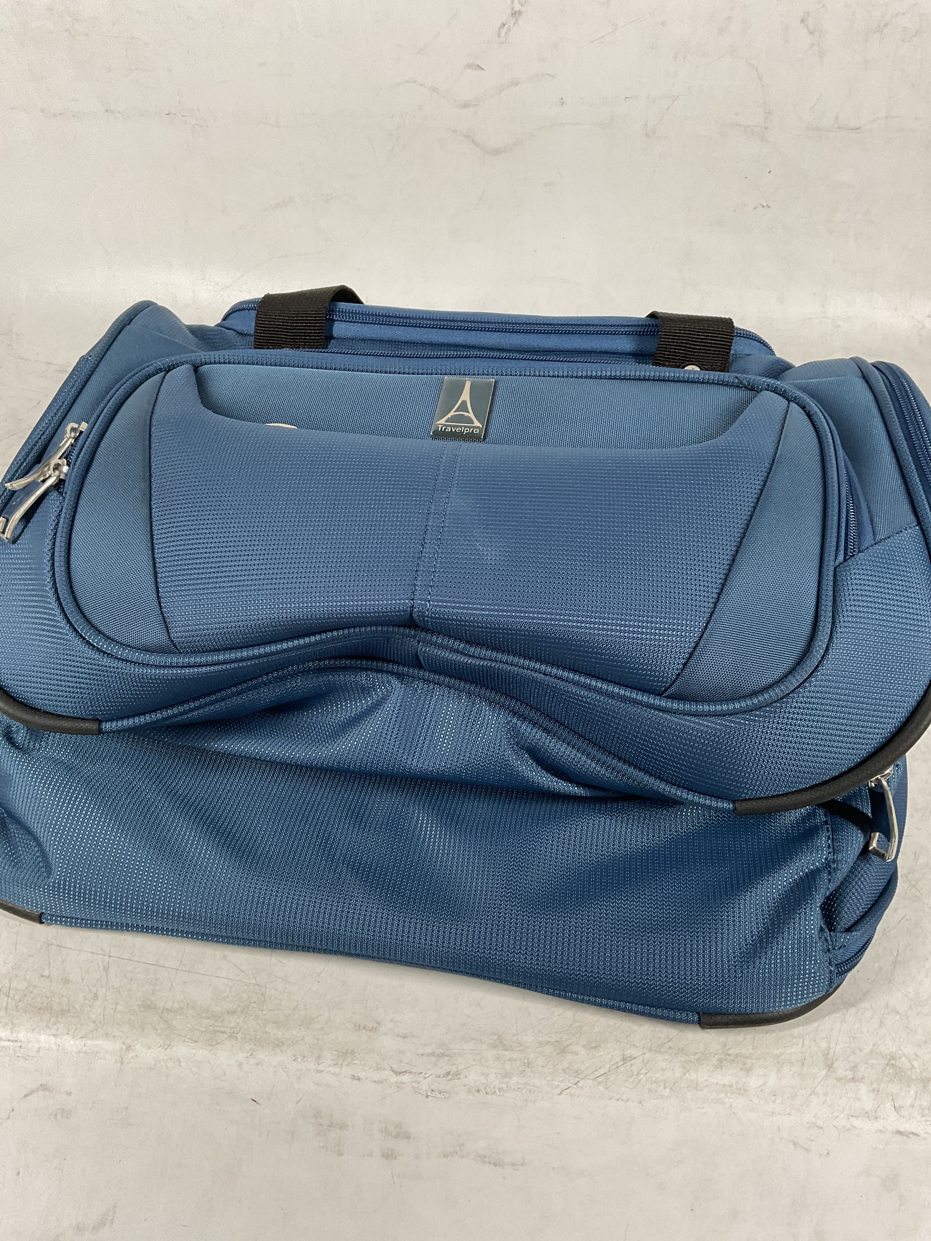 Travelpro Maxlite 5 Softside Lightweight Underseat Carry-On Travel Tote, Overnight Weekender Bag, Men and Women ( Ensign Blue , 18-Inch ) Ensign Blue 18 Inch U8