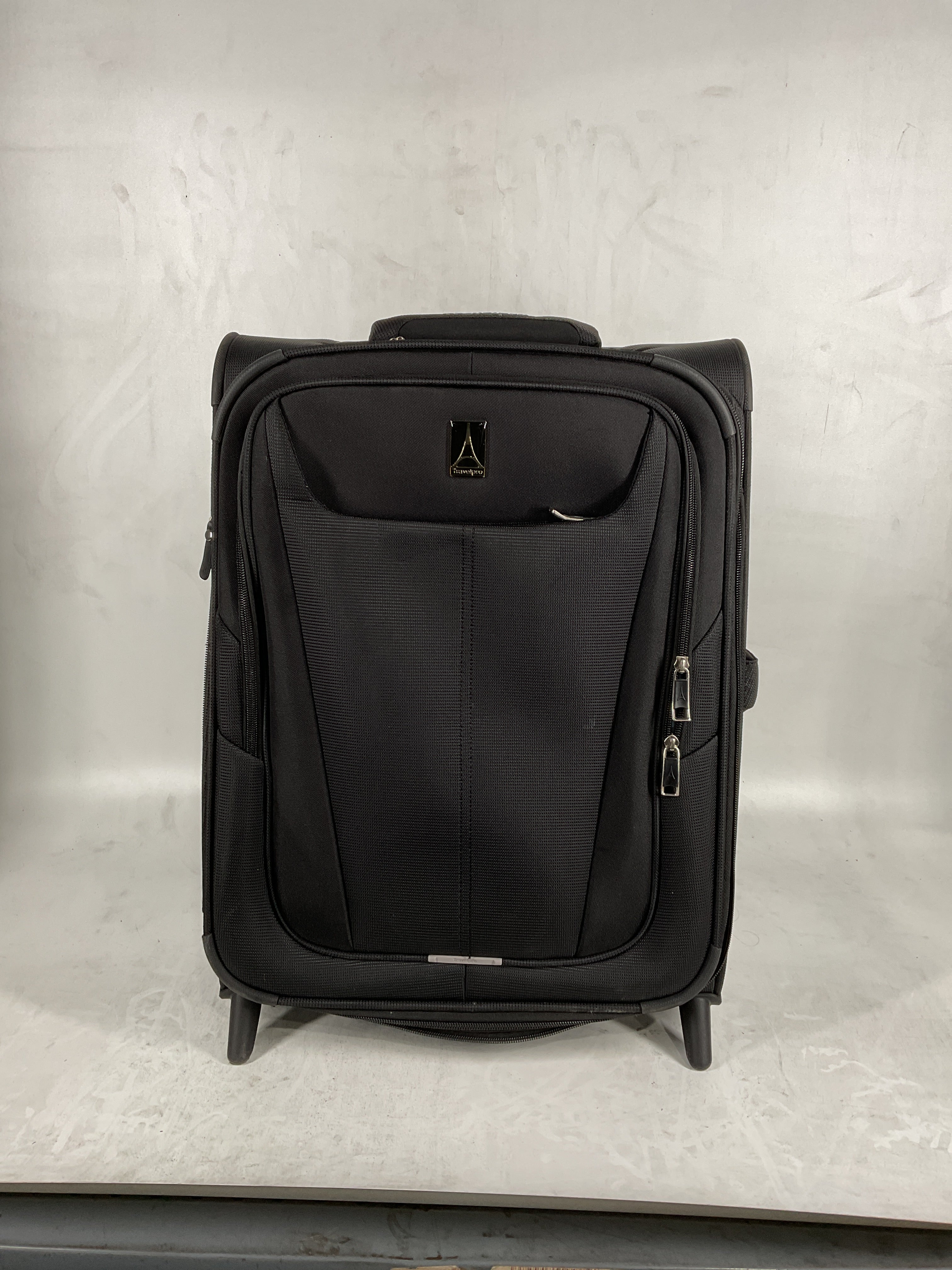 Travelpro Maxlite 5 Softside Expandable Upright 2 Wheel Luggage, Lightweight Suitcase, Men and Women Black Carry On 22 Inch U35