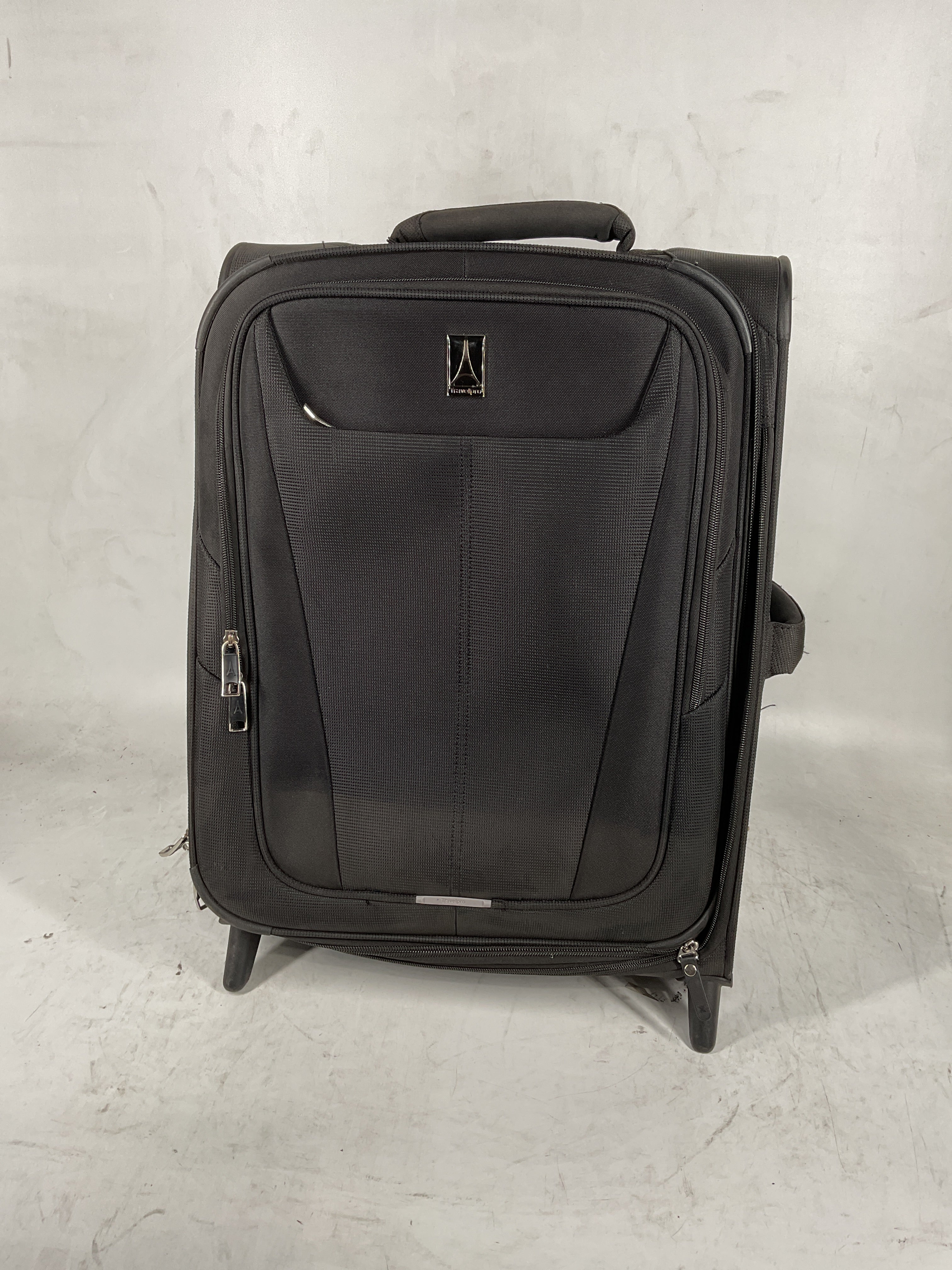 Travelpro Maxlite 5 Softside Expandable Upright 2 Wheel Luggage, Lightweight Suitcase, Men and Women Black Carry On 22 Inch U42