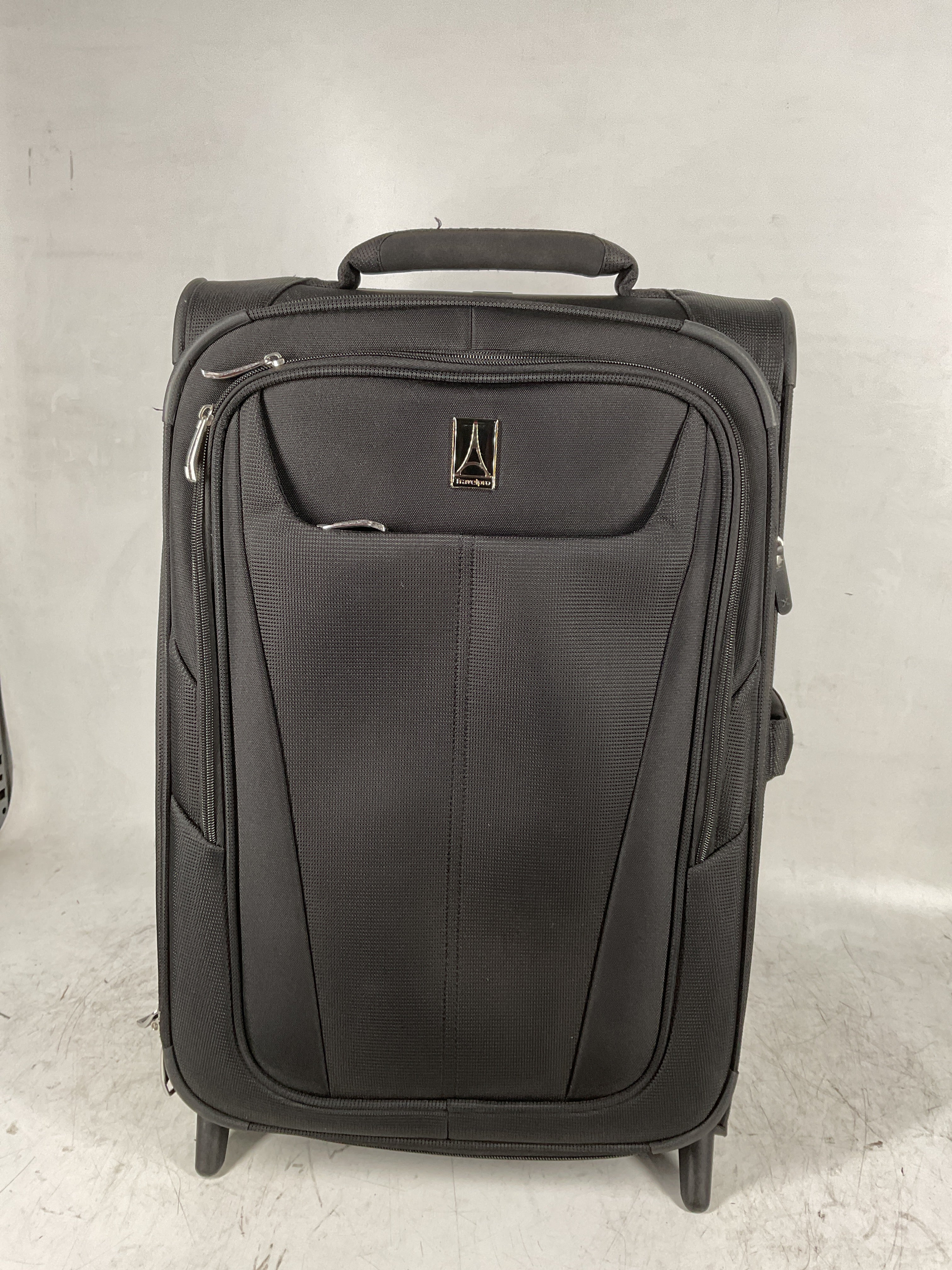 Travelpro Maxlite 5 Softside Expandable Upright 2 Wheel Luggage, Lightweight Suitcase, Men and Women ( Black , Carry-on 22-Inch ) Black Carry On 22 Inch U49