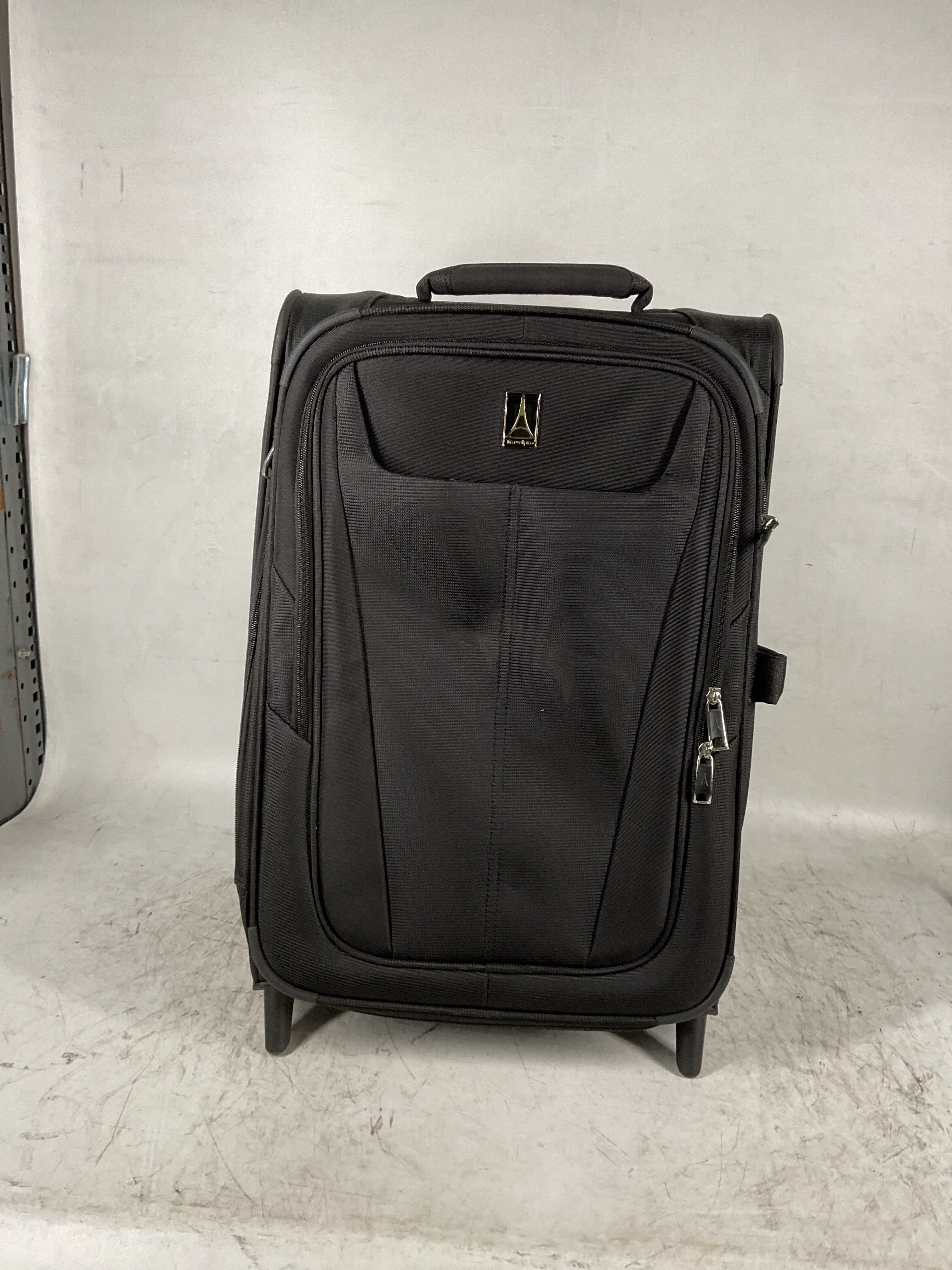 Travelpro Maxlite 5 Softside Expandable Upright 2 Wheel Luggage, Lightweight Suitcase, Men and Women ( Black , Carry-on 22-Inch ) Black Carry On 22 Inch U54