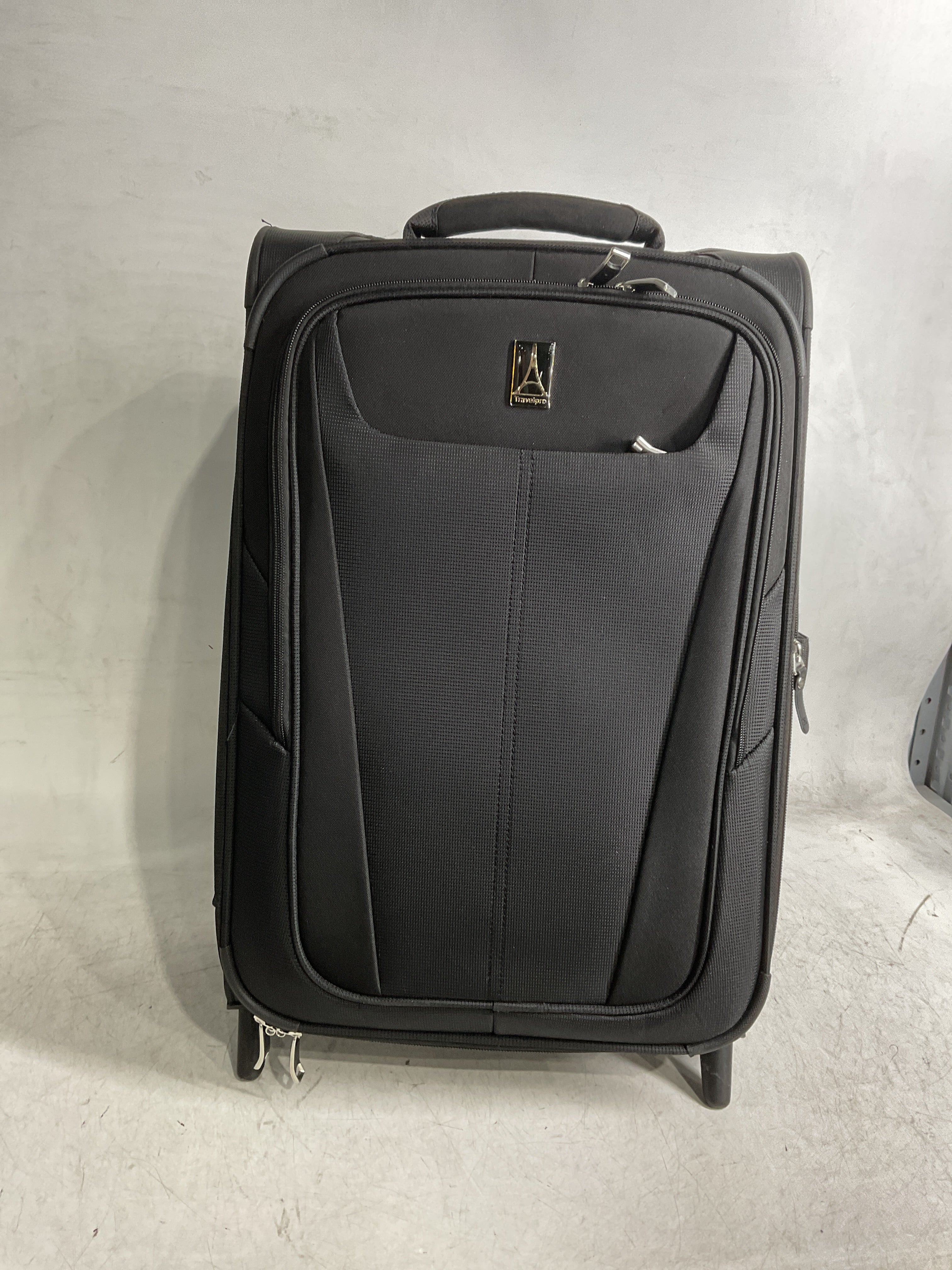 Travelpro Maxlite 5 Softside Expandable Upright 2 Wheel Luggage, Lightweight Suitcase, Men and Women ( Black , Carry-on 22-Inch ) Black Carry On 22 Inch U67