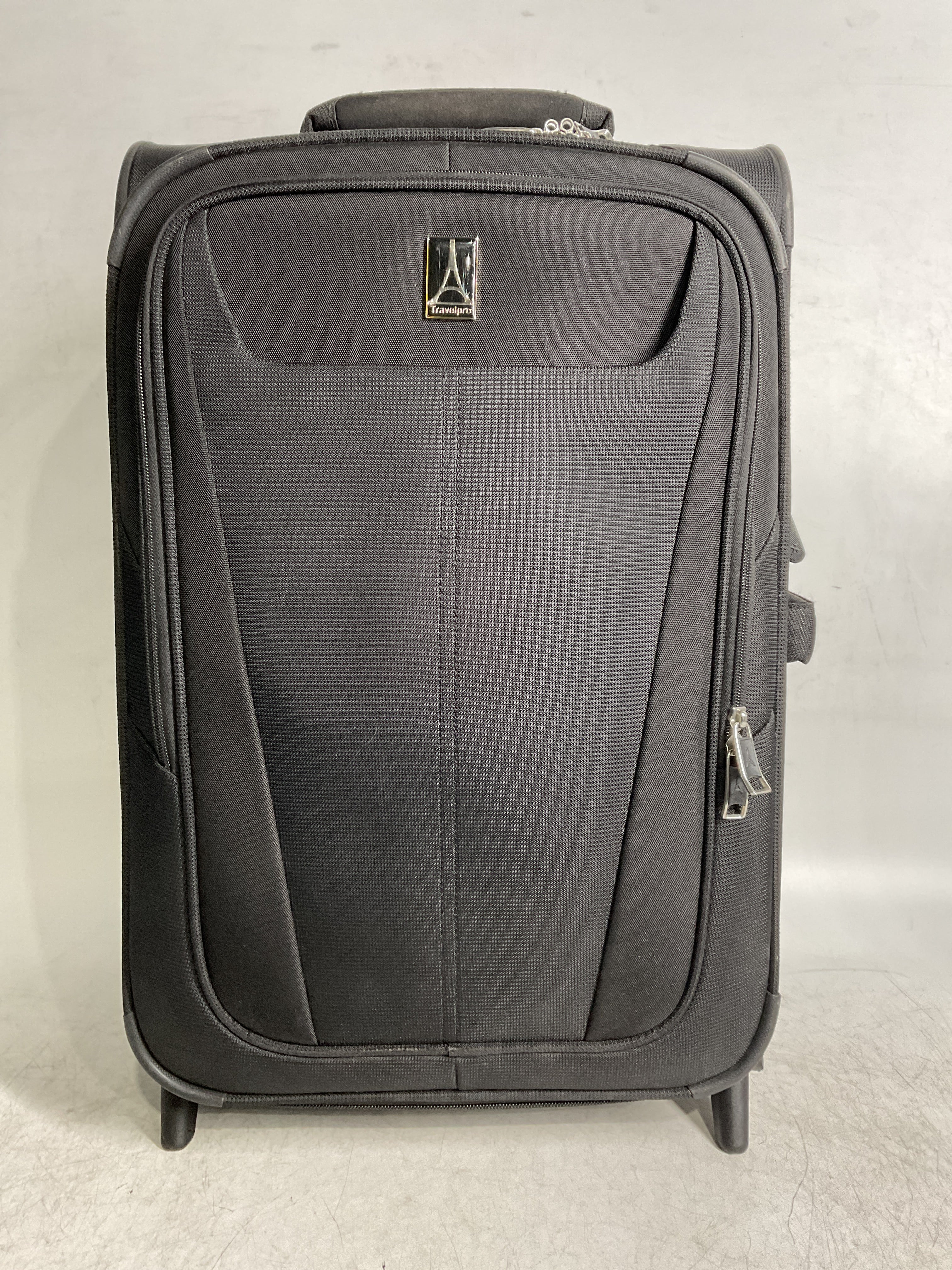 Travelpro Maxlite 5 Softside Expandable Upright 2 Wheel Luggage, Lightweight Suitcase, Men and Women ( Black , Carry-on 22-Inch ) Black Carry On 22 Inch U69