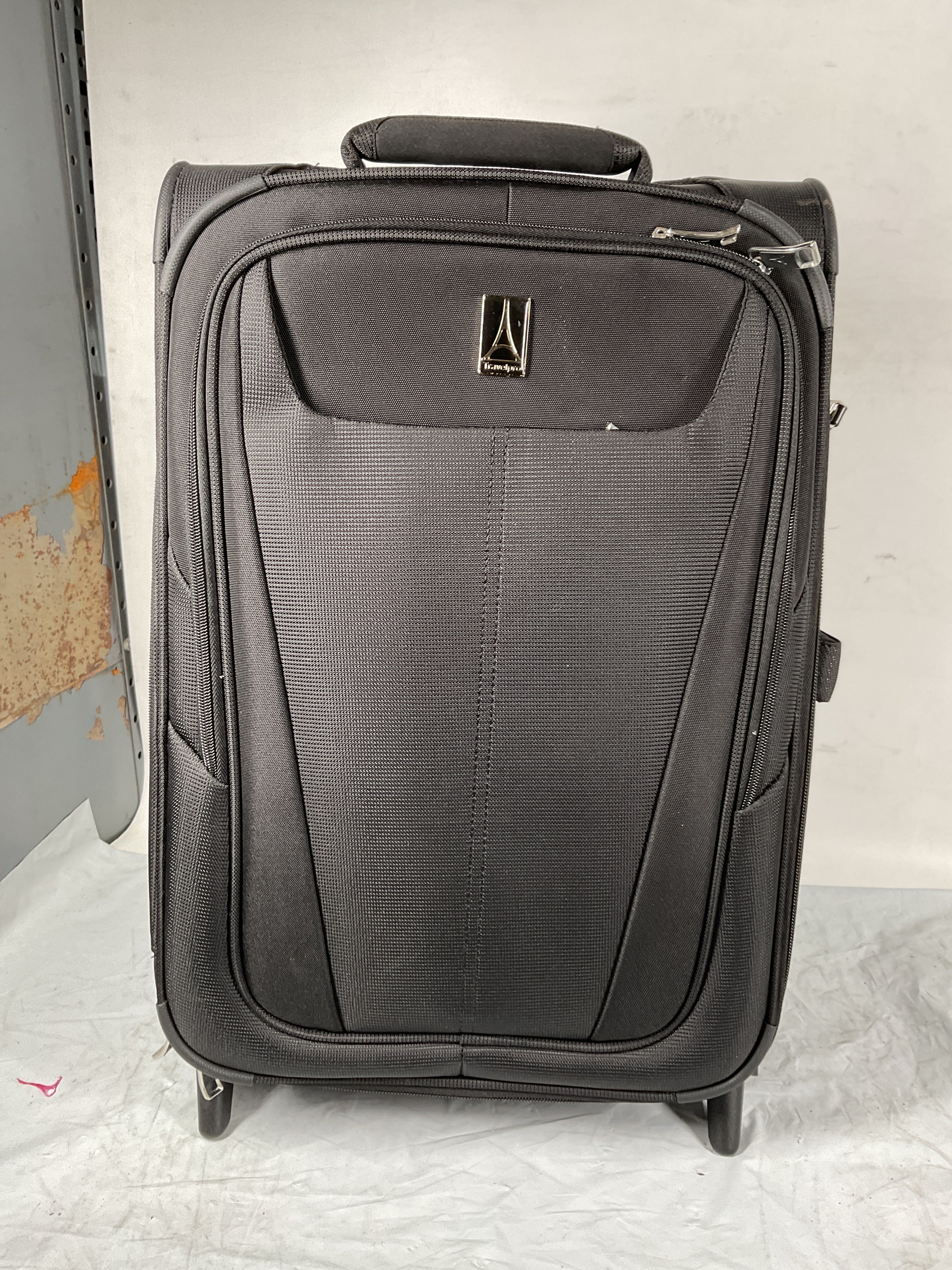 Travelpro Maxlite 5 Softside Expandable Upright 2 Wheel Luggage, Lightweight Suitcase, Men and Women ( Black , Carry-on 22-Inch ) Black Carry On 22 Inch U74