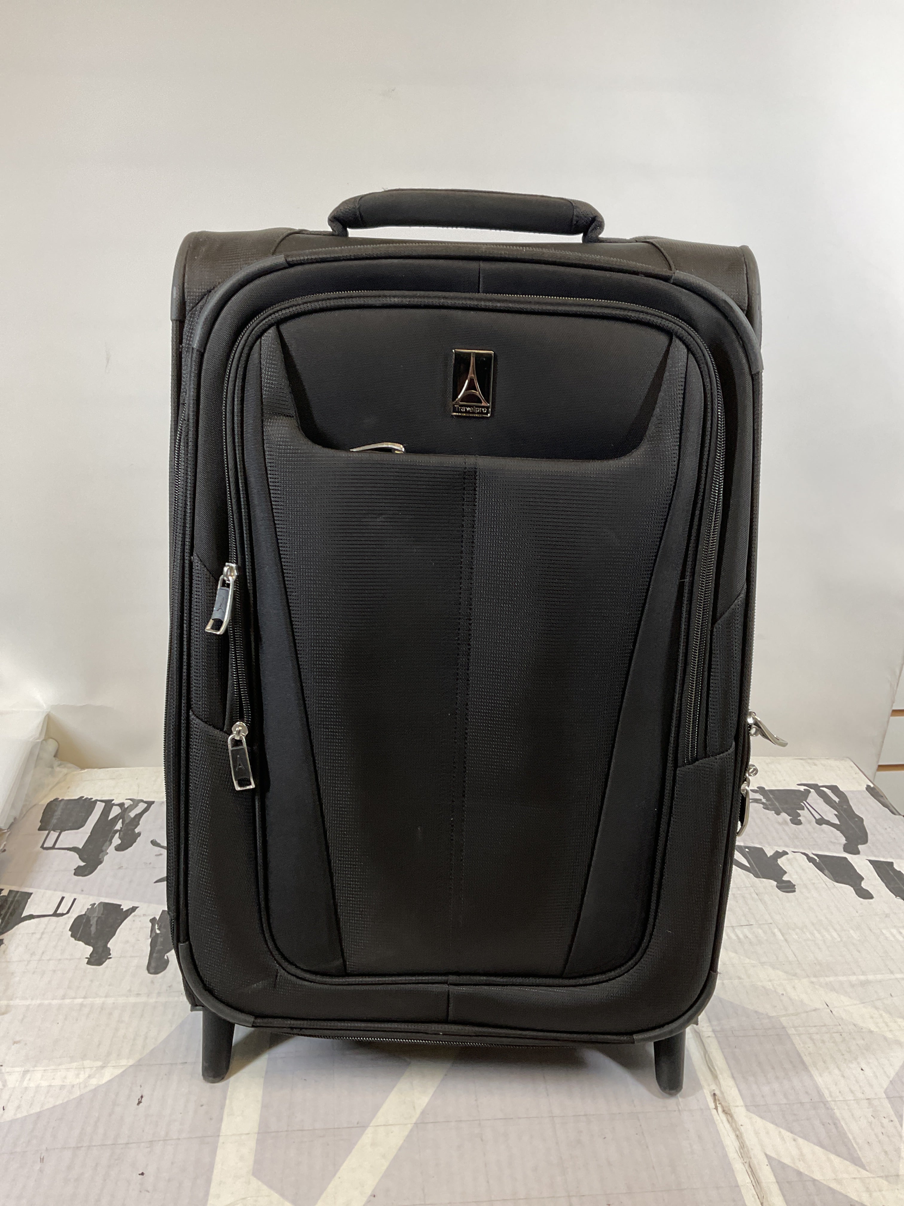 Travelpro Maxlite 5 Softside Expandable Upright 2 Wheel Luggage, Lightweight Suitcase, Men and Women ( Black , Carry-on 22-Inch ) Black Carry On 22 Inch U78