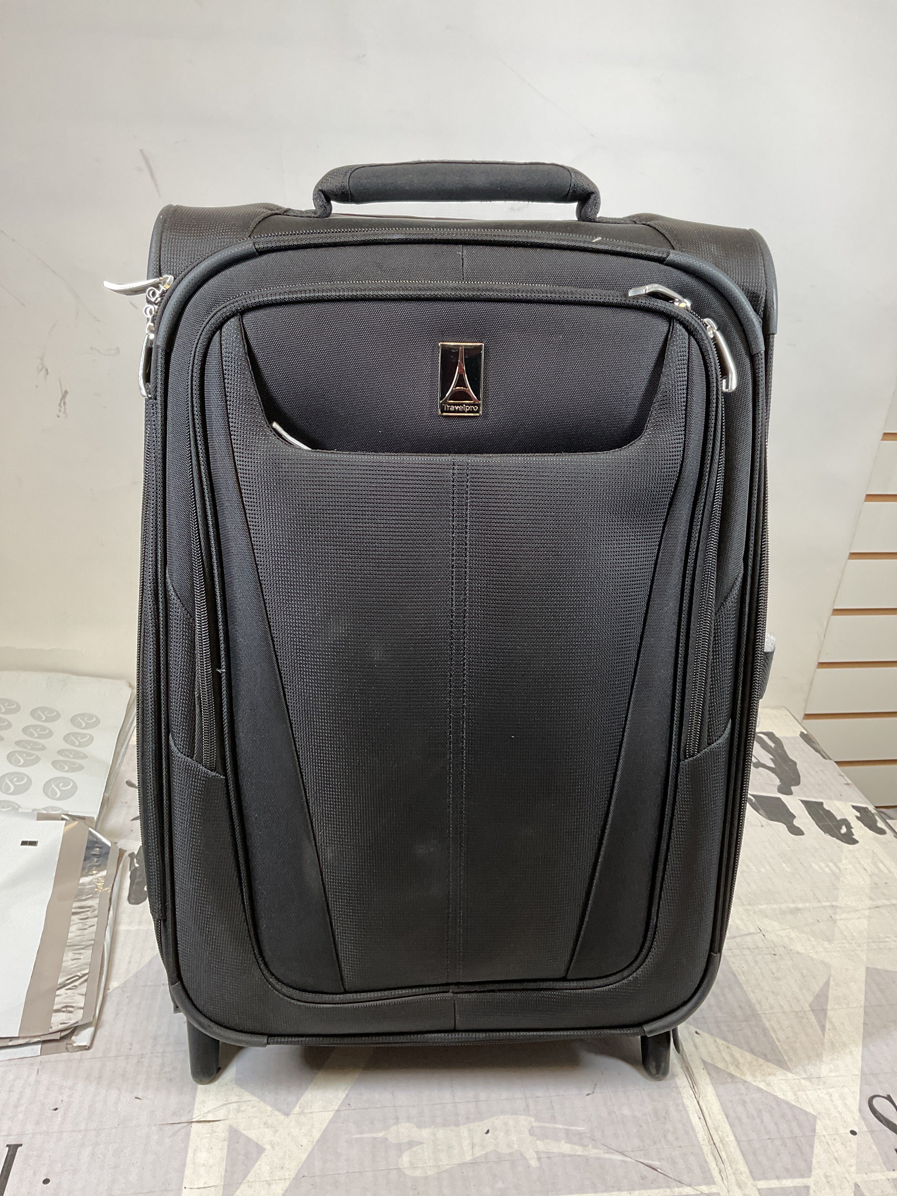 Travelpro Maxlite 5 Softside Expandable Upright 2 Wheel Luggage, Lightweight Suitcase, Men and Women ( Black , Carry-on 22-Inch ) Black Carry On 22 Inch U82