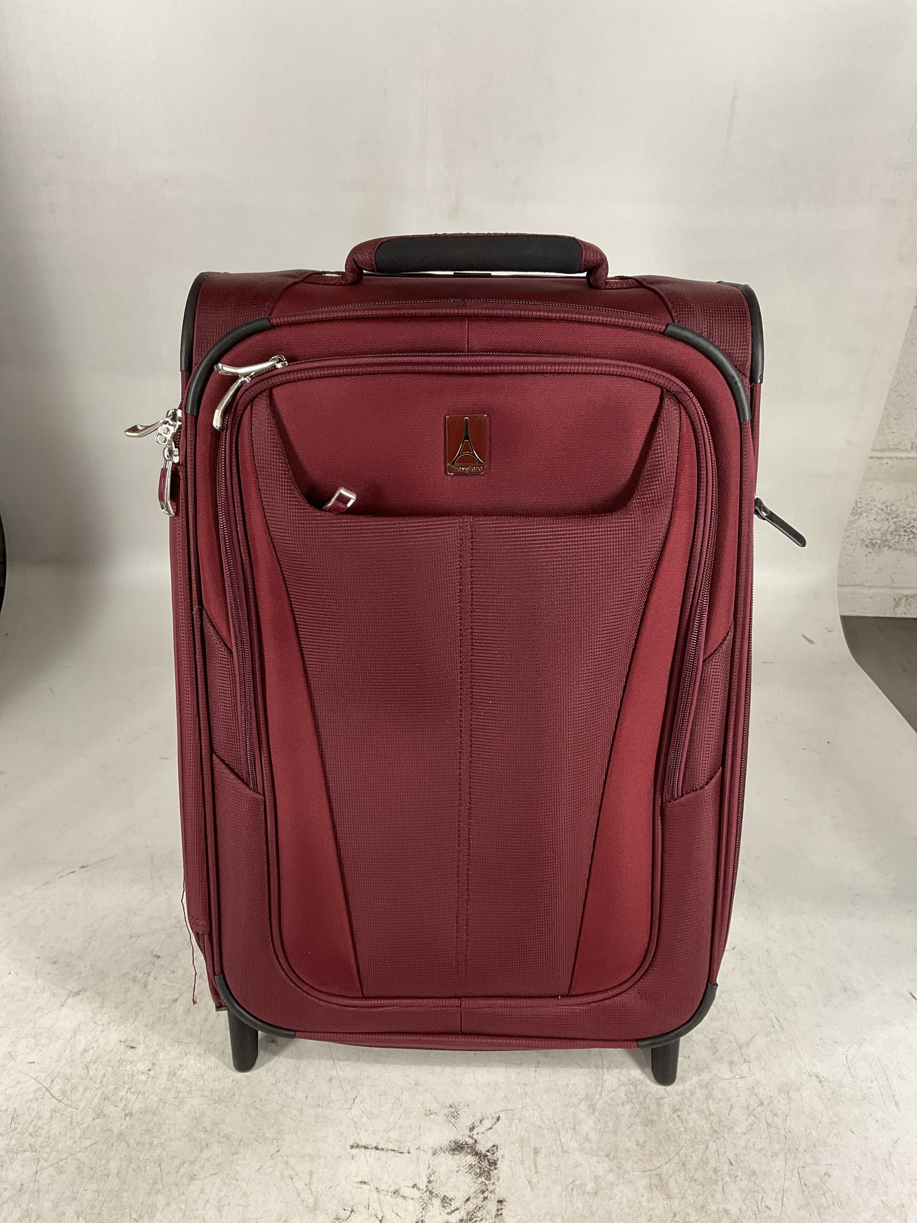 Travelpro Maxlite 5 Softside Expandable Upright 2 Wheel Luggage, Lightweight Suitcase, Men and Women U12