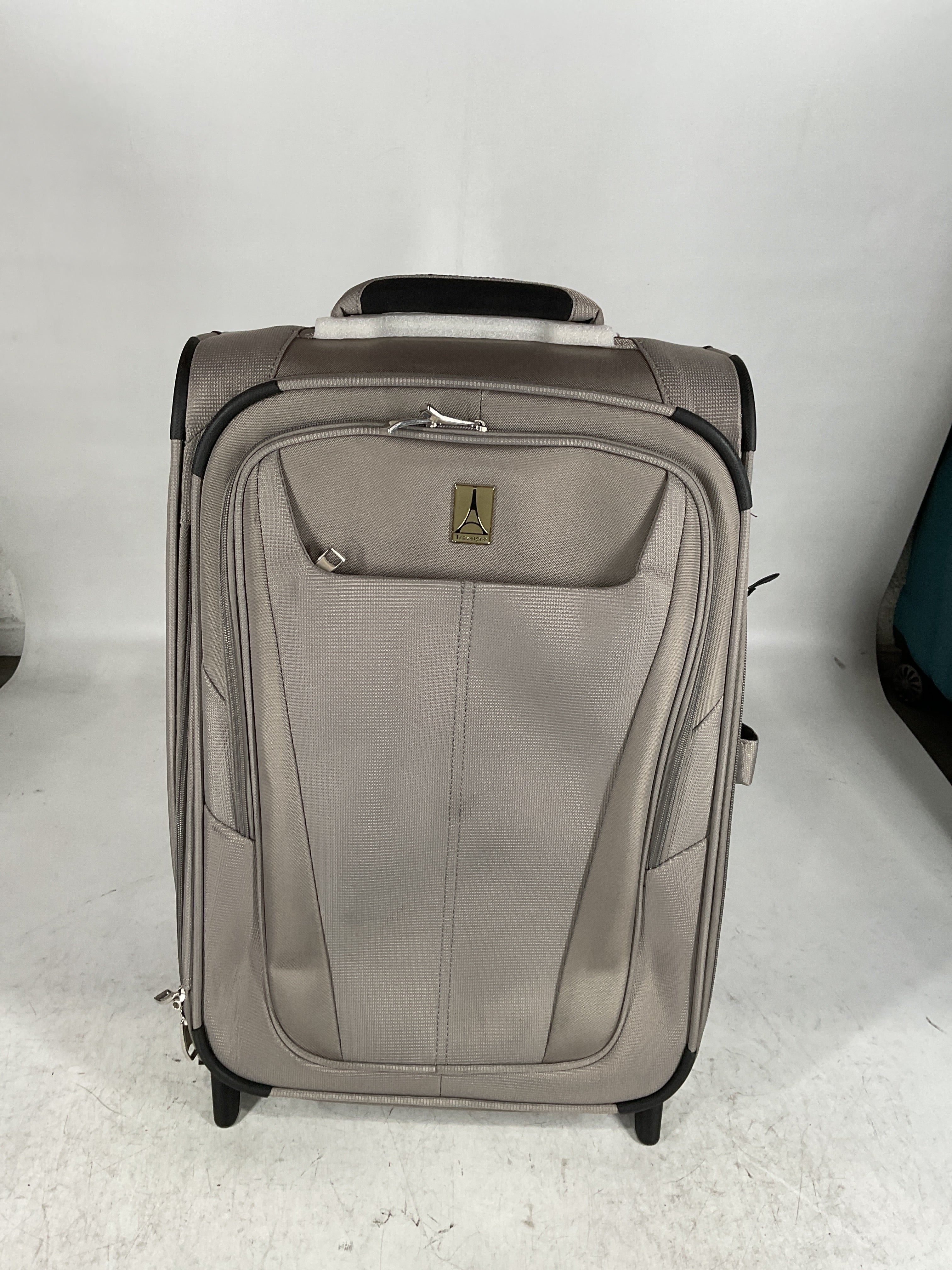 Travelpro Maxlite 5 Softside Expandable Upright 2 Wheel Luggage, Lightweight Suitcase, Men and Women U3