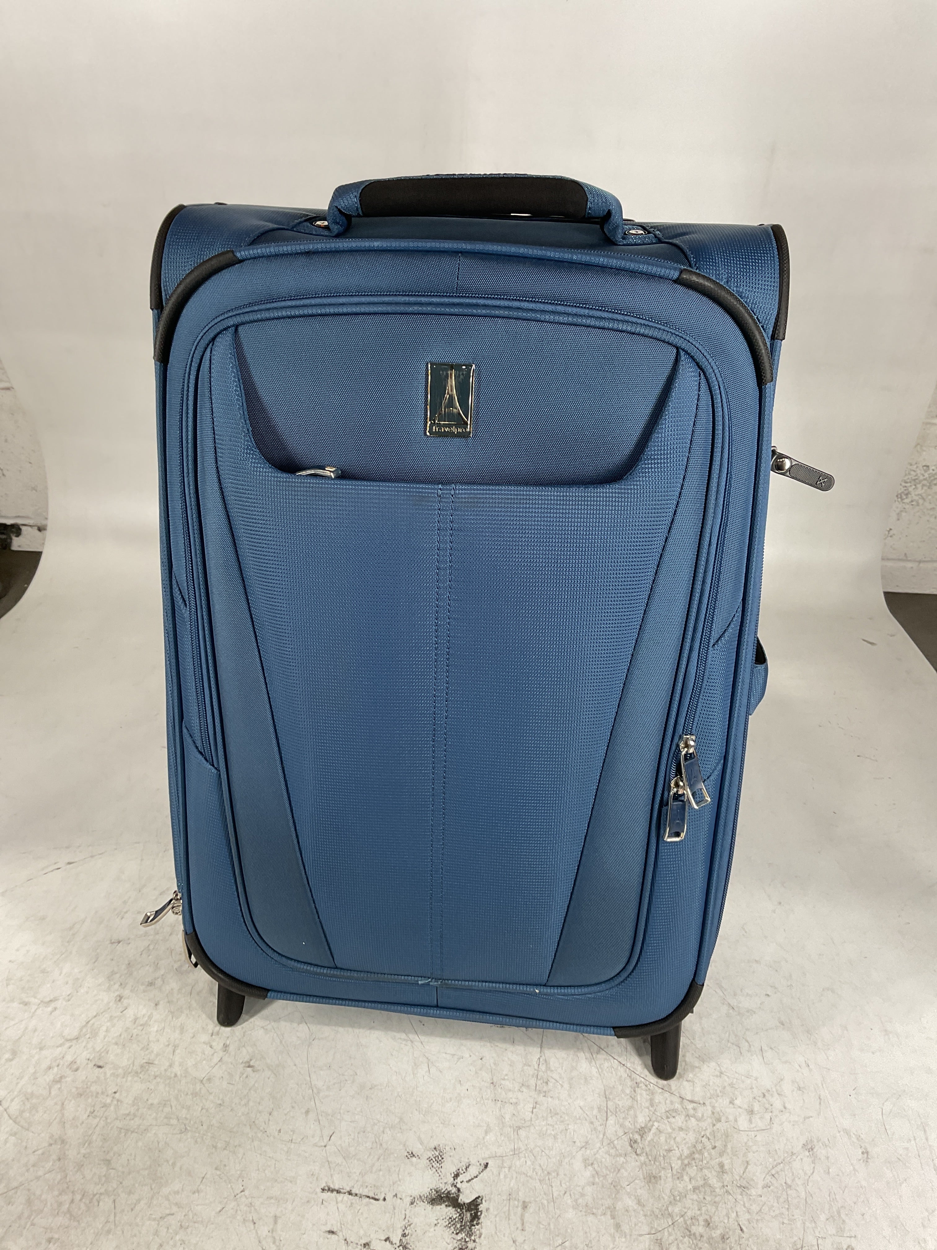 Travelpro Maxlite 5 Softside Expandable Upright 2 Wheel Luggage, Lightweight Suitcase, Men and Women U10