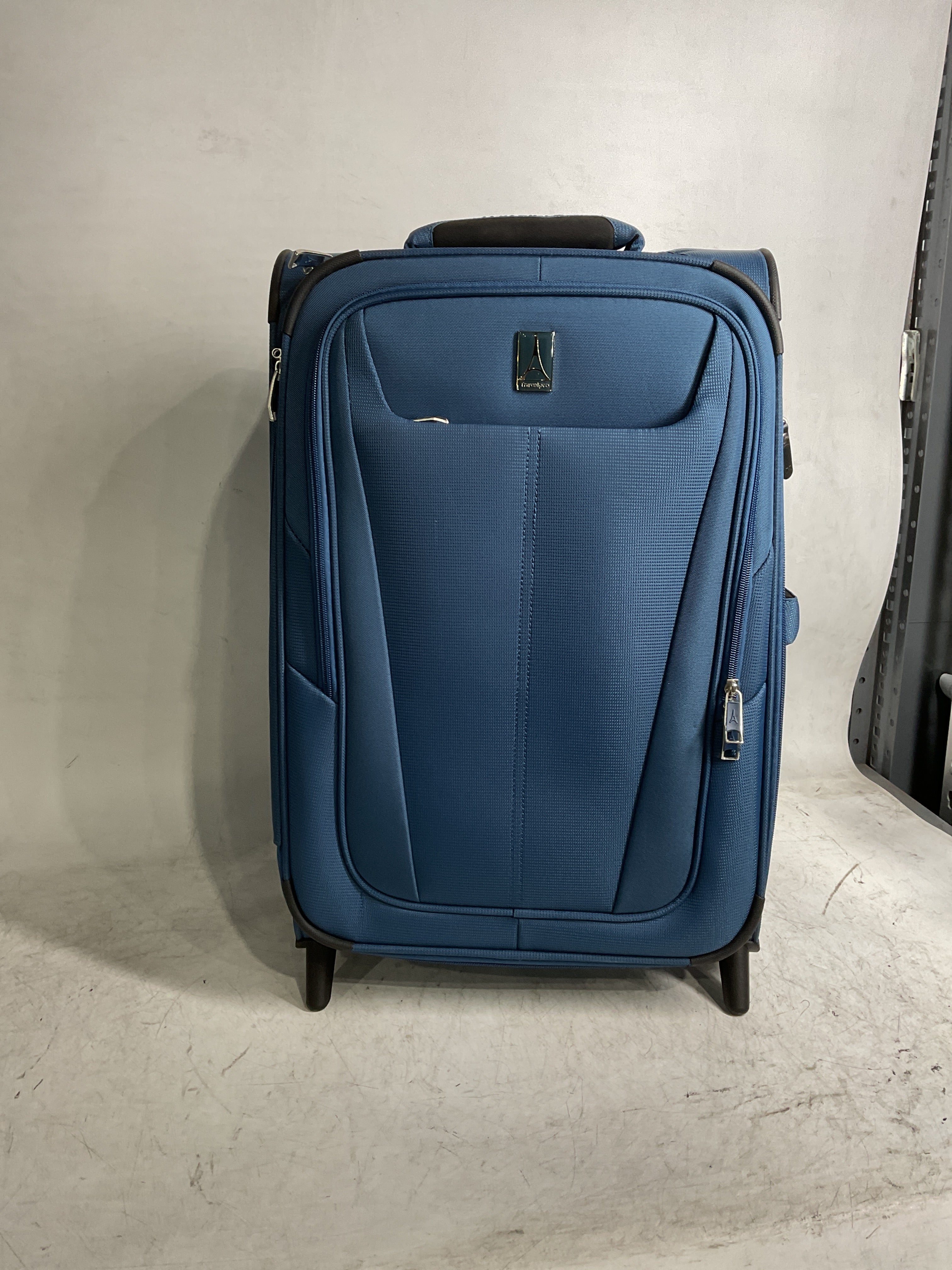 Travelpro Maxlite 5 Softside Expandable Upright 2 Wheel Luggage, Lightweight Suitcase, Men and Women ( Ensign Blue , Carry-on 22-Inch ) Ensign Blue Carry On 22 Inch U32