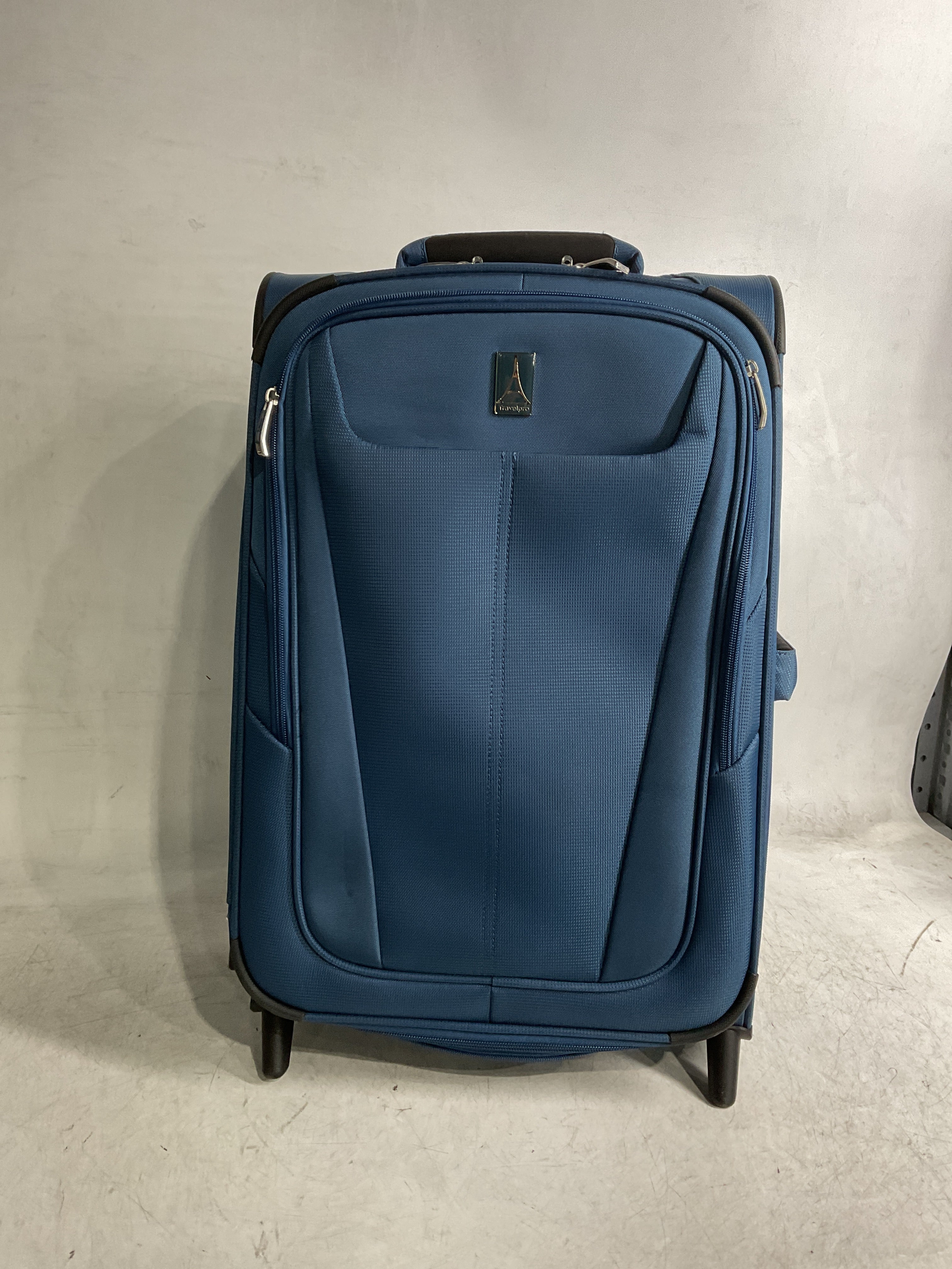Travelpro Maxlite 5 Softside Expandable Upright 2 Wheel Luggage, Lightweight Suitcase, Men and Women ( Ensign Blue , Carry-on 22-Inch ) Ensign Blue Carry On 22 Inch U34