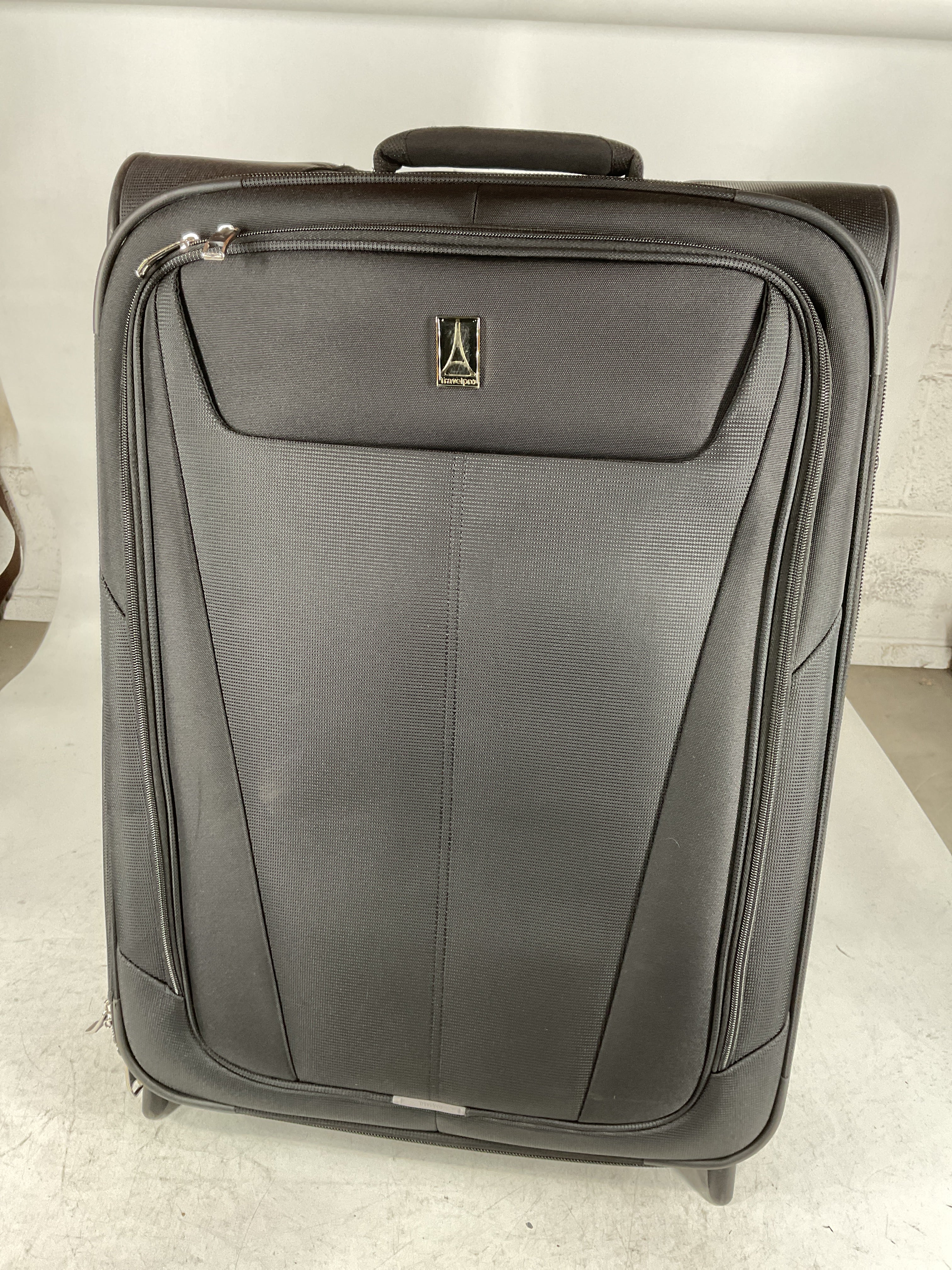 Travelpro Maxlite 5 Softside Expandable Upright 2 Wheel Luggage, Lightweight Suitcase, Men and Women U7