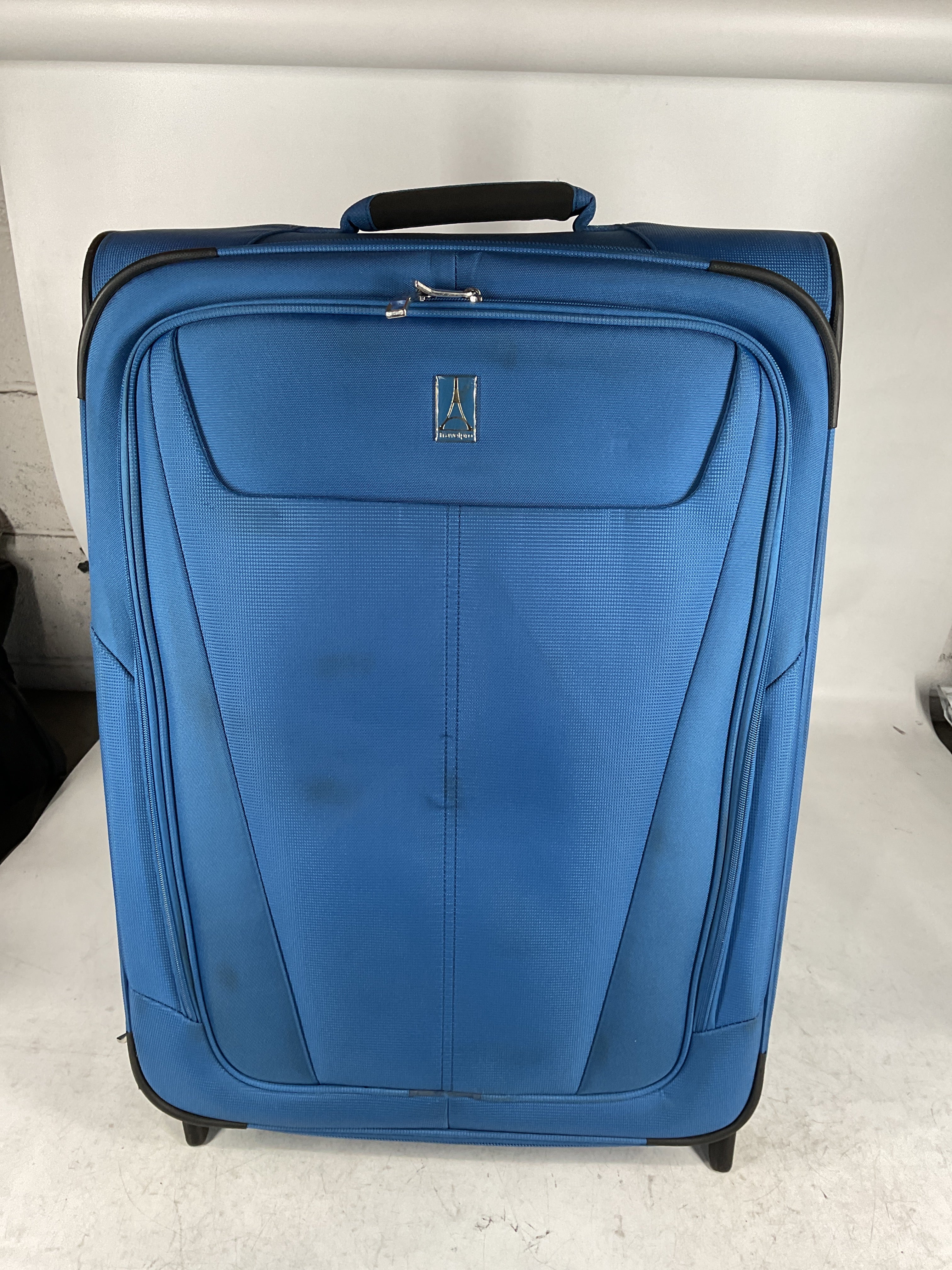 Travelpro Maxlite 5 Softside Expandable Upright 2 Wheel Luggage, Lightweight Suitcase, Men and Women U4