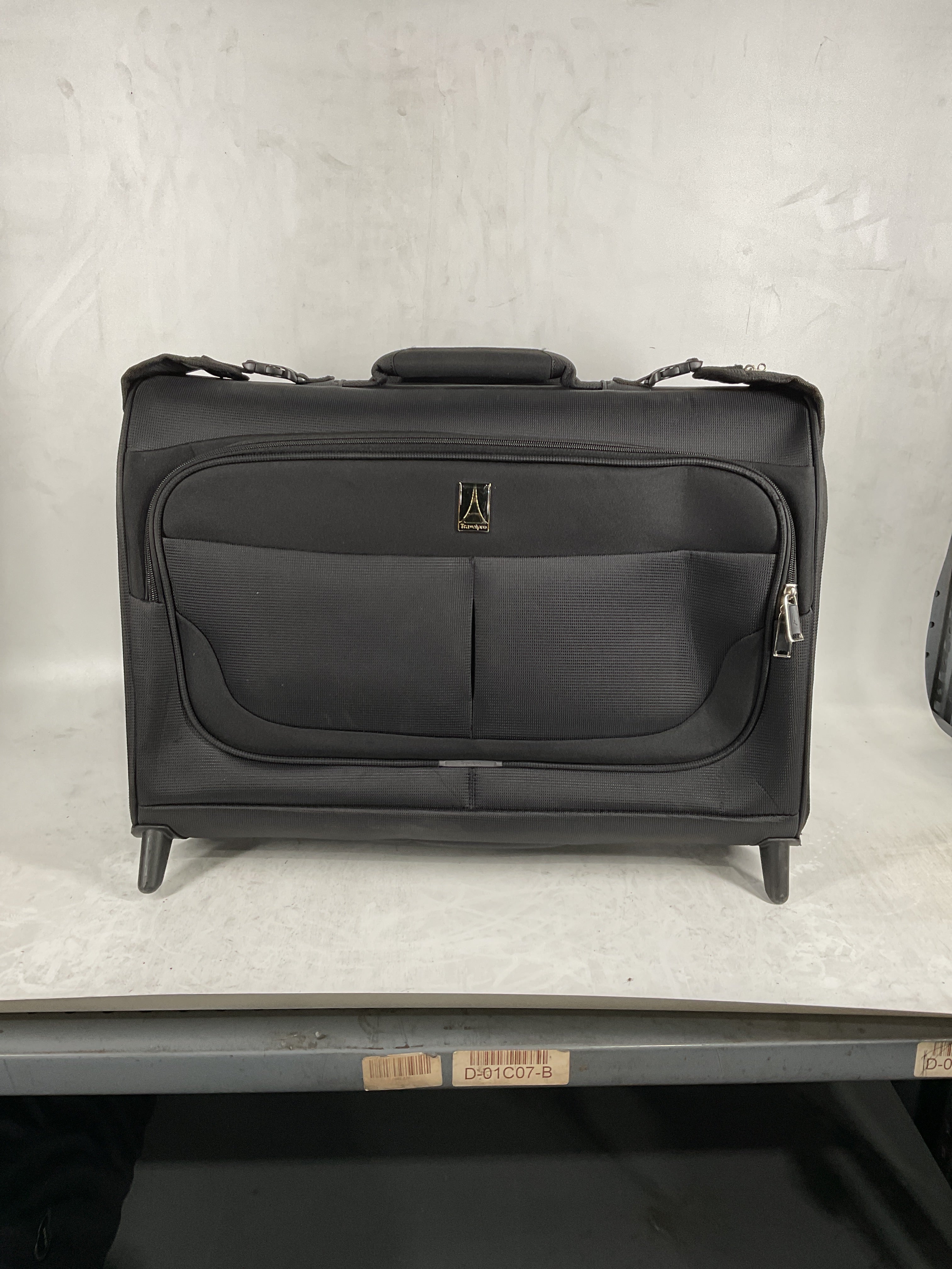 Travelpro Maxlite 5 Softside Lightweight Carry-On Upright 2 Wheel Rolling Garment Bag, Men and Women Black One Size U11