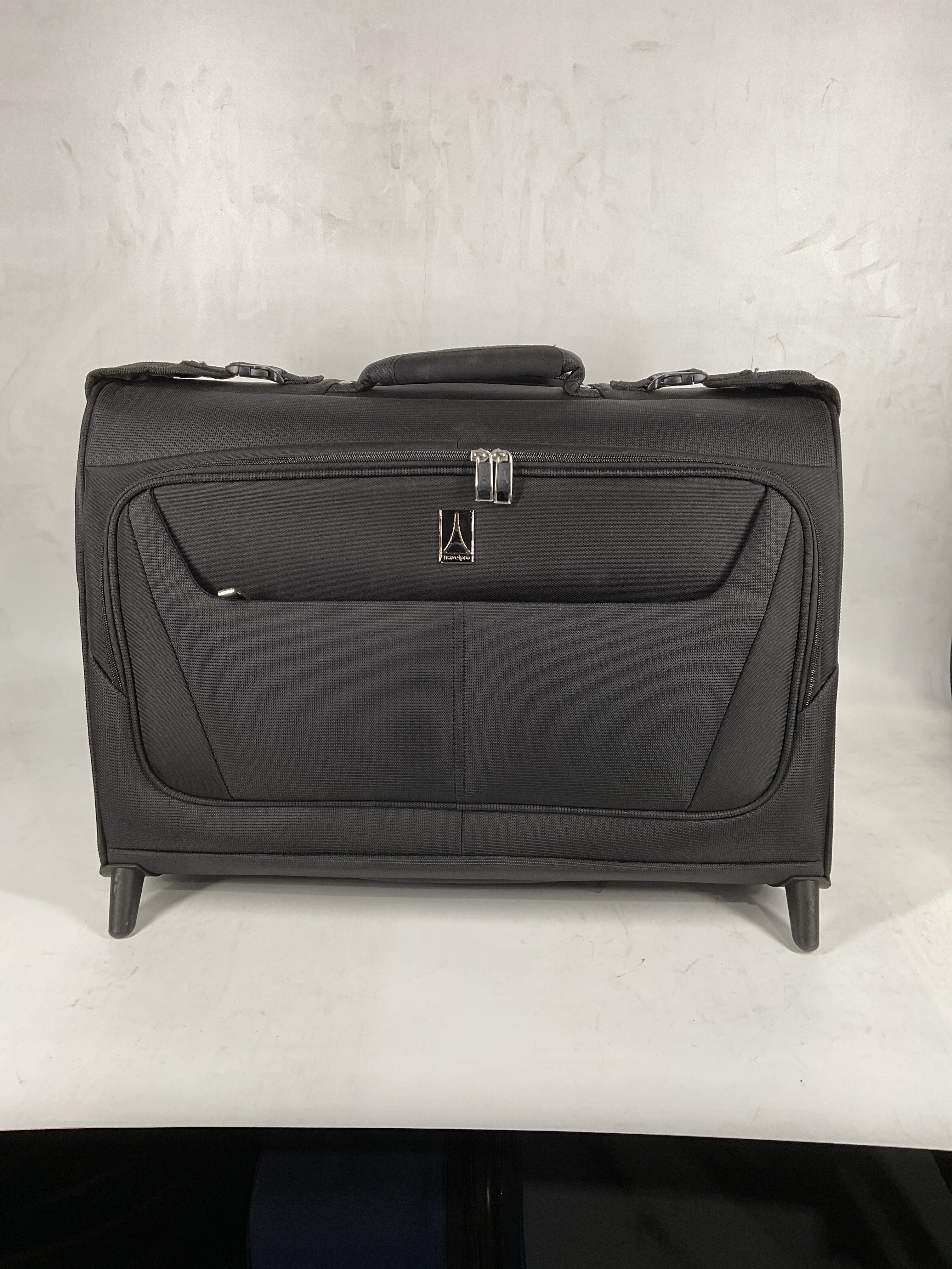 Travelpro Maxlite 5 Softside Lightweight Carry-On Upright 2 Wheel Rolling Garment Bag, Men and Women Black One Size U16