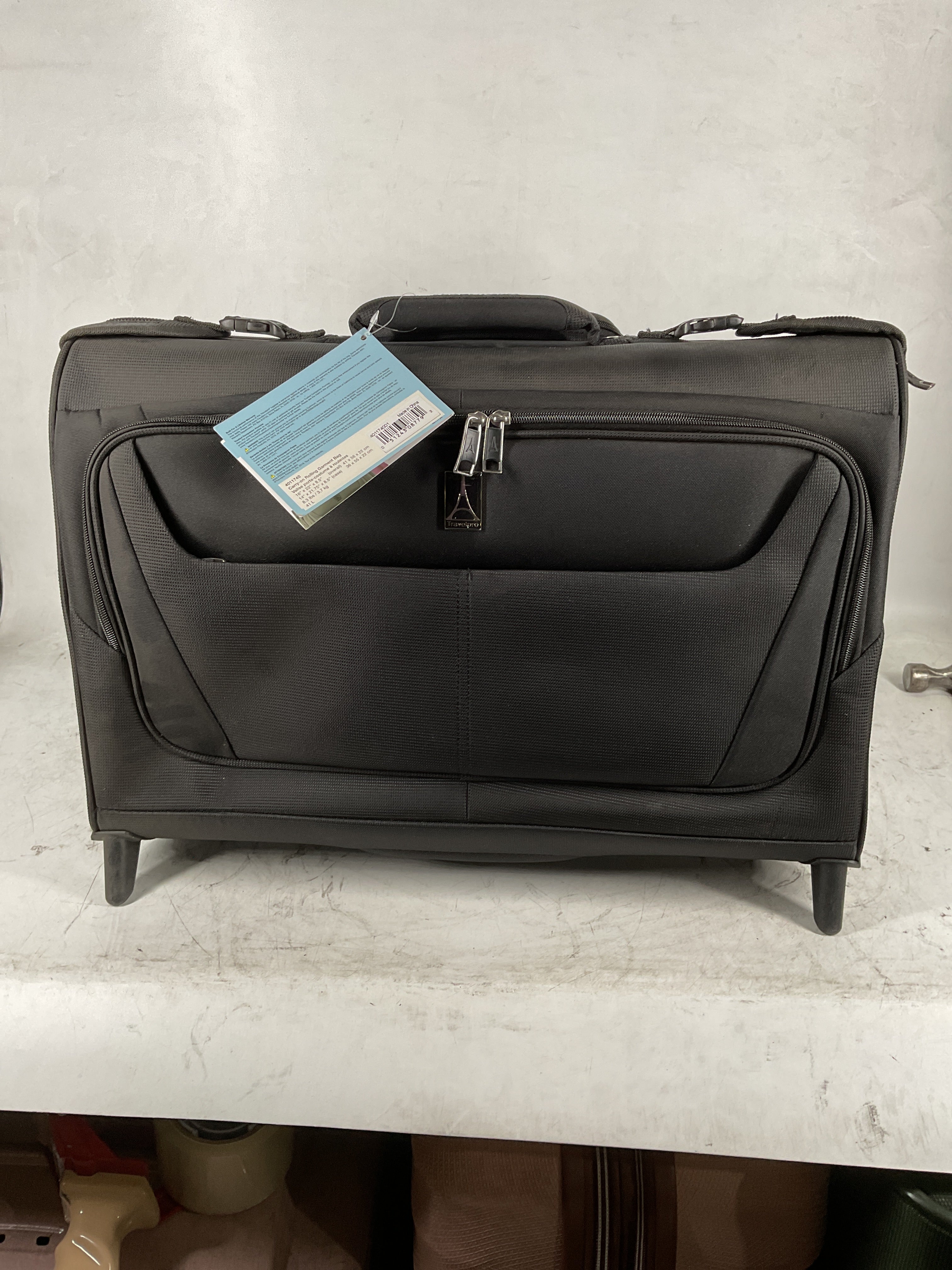Travelpro Maxlite 5 Softside Lightweight Carry-On Upright 2 Wheel Rolling Garment Bag, Men and Women ( Black , One Size ) Black One Size U19