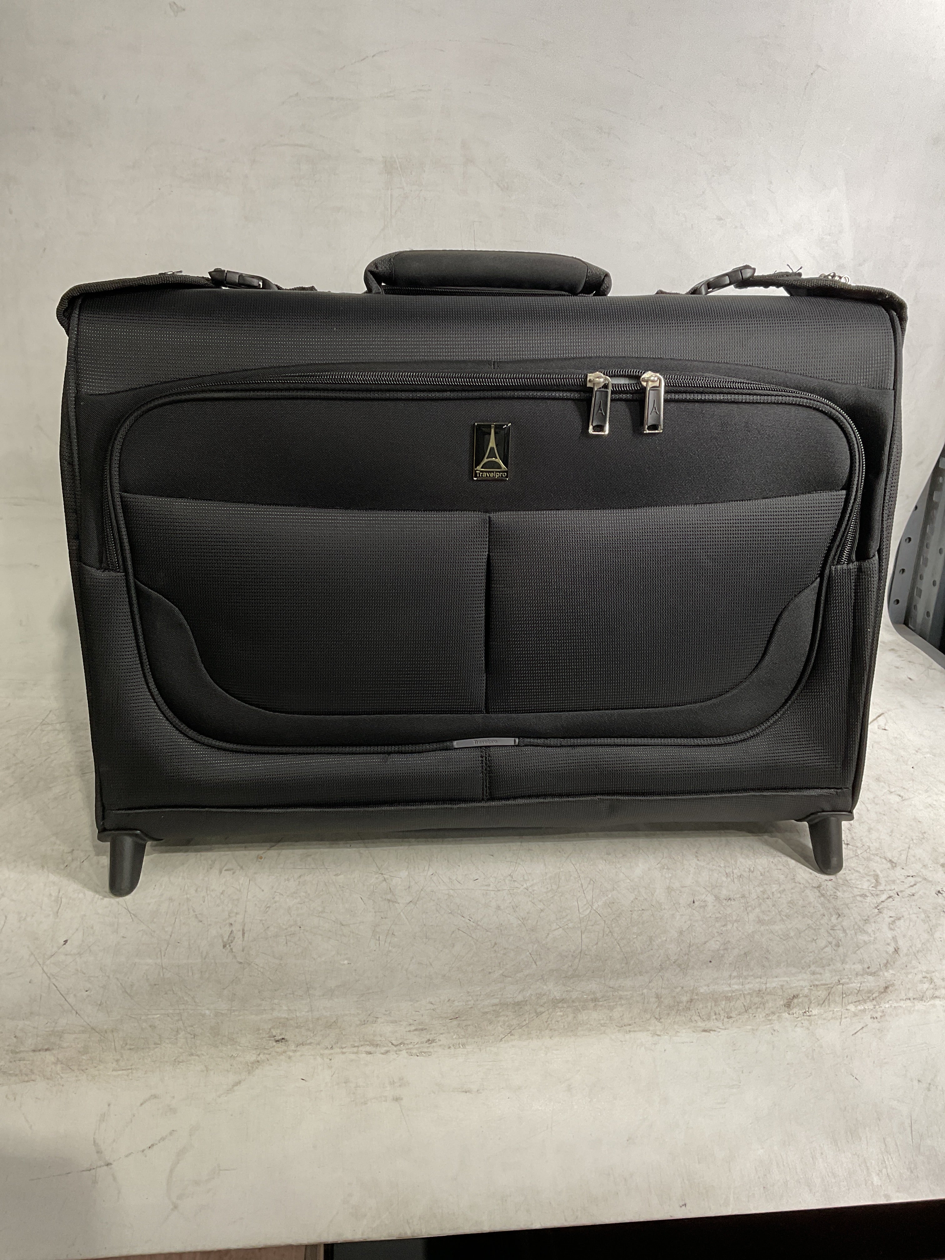 Travelpro Maxlite 5 Softside Lightweight Carry-On Upright 2 Wheel Rolling Garment Bag, Men and Women ( Black , One Size ) Black One Size U22