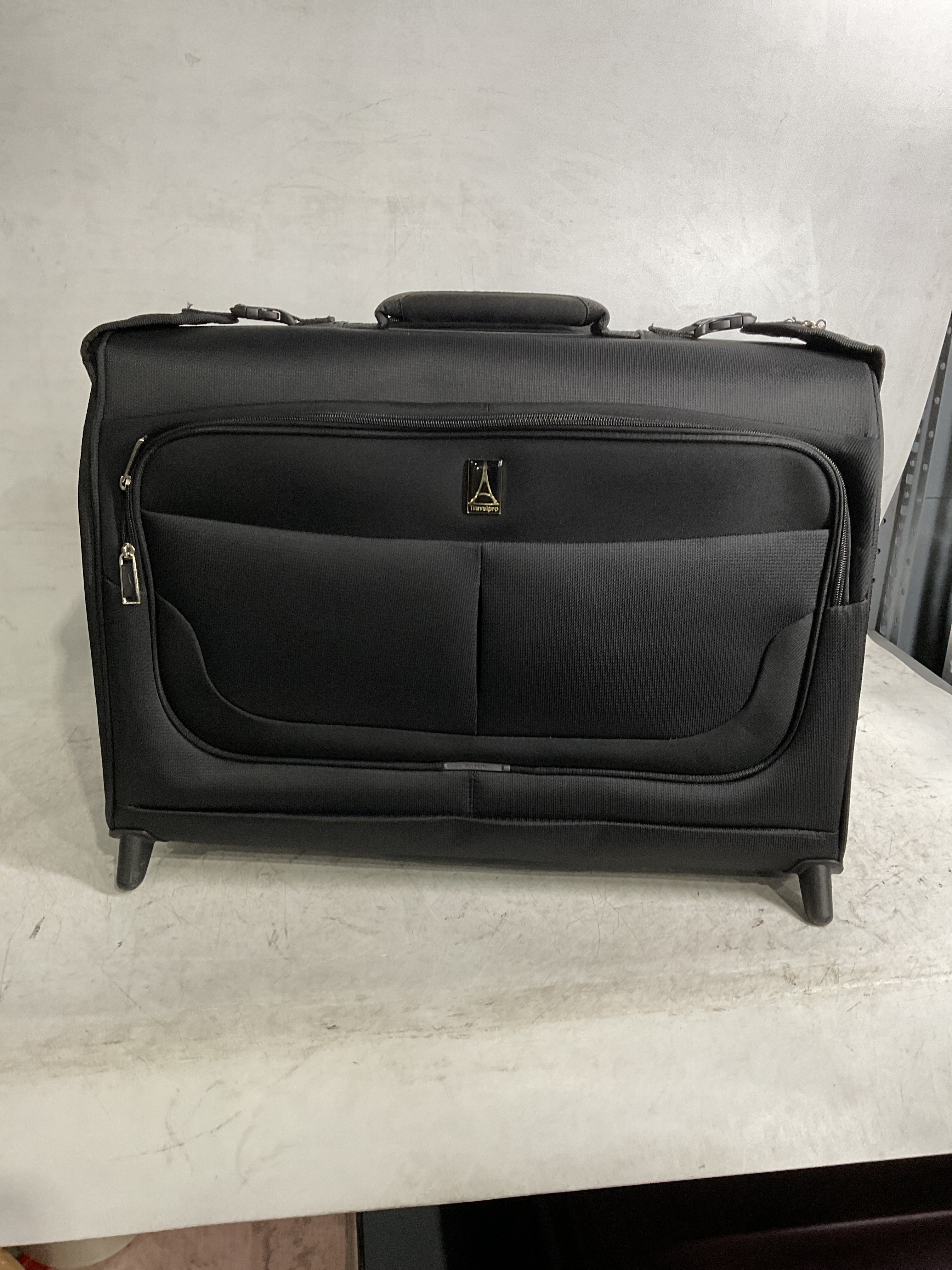 Travelpro Maxlite 5 Softside Lightweight Carry-On Upright 2 Wheel Rolling Garment Bag, Men and Women ( Black , One Size ) Black One Size U23