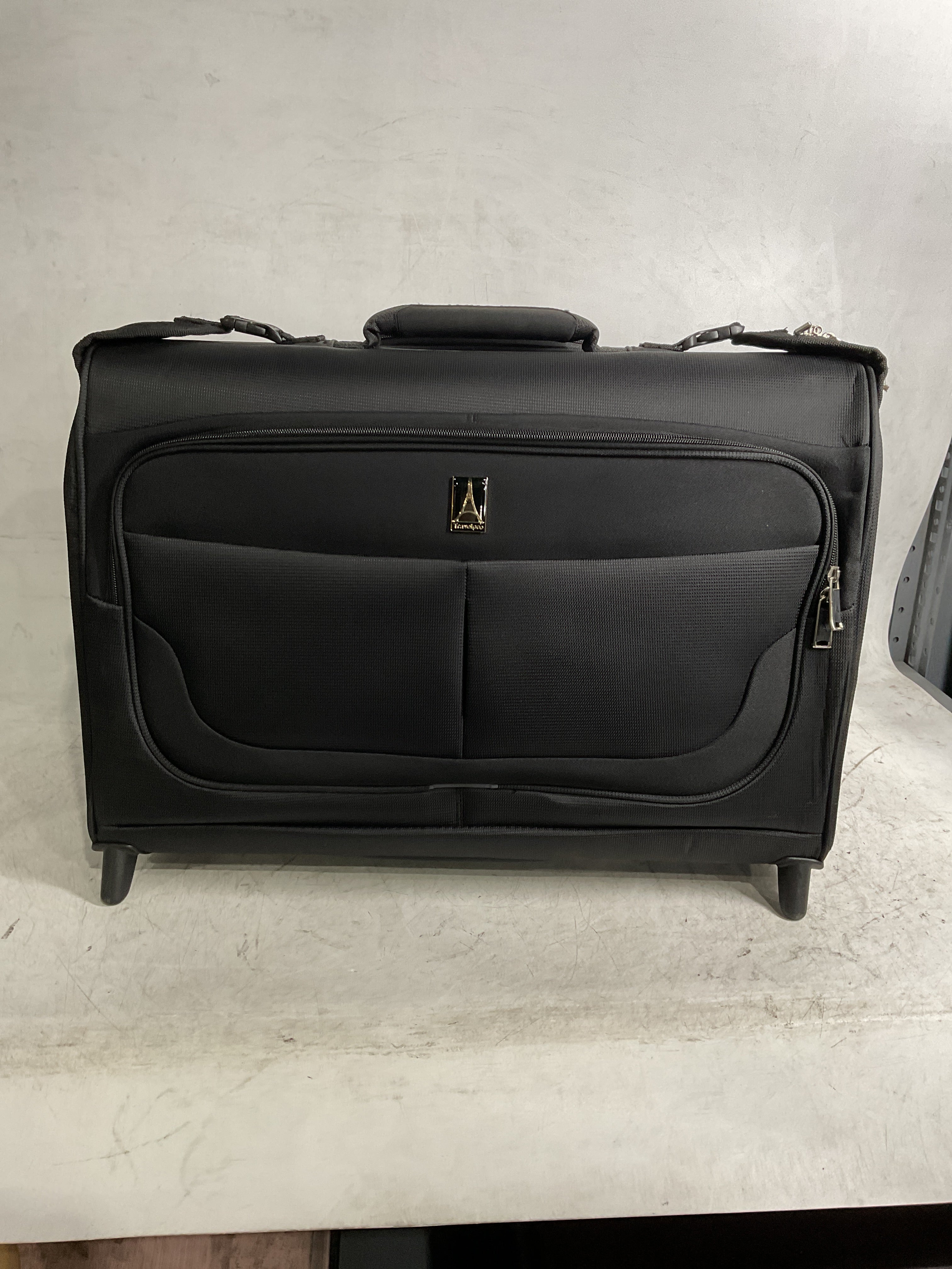 Travelpro Maxlite 5 Softside Lightweight Carry-On Upright 2 Wheel Rolling Garment Bag, Men and Women ( Black , One Size ) Black One Size U24