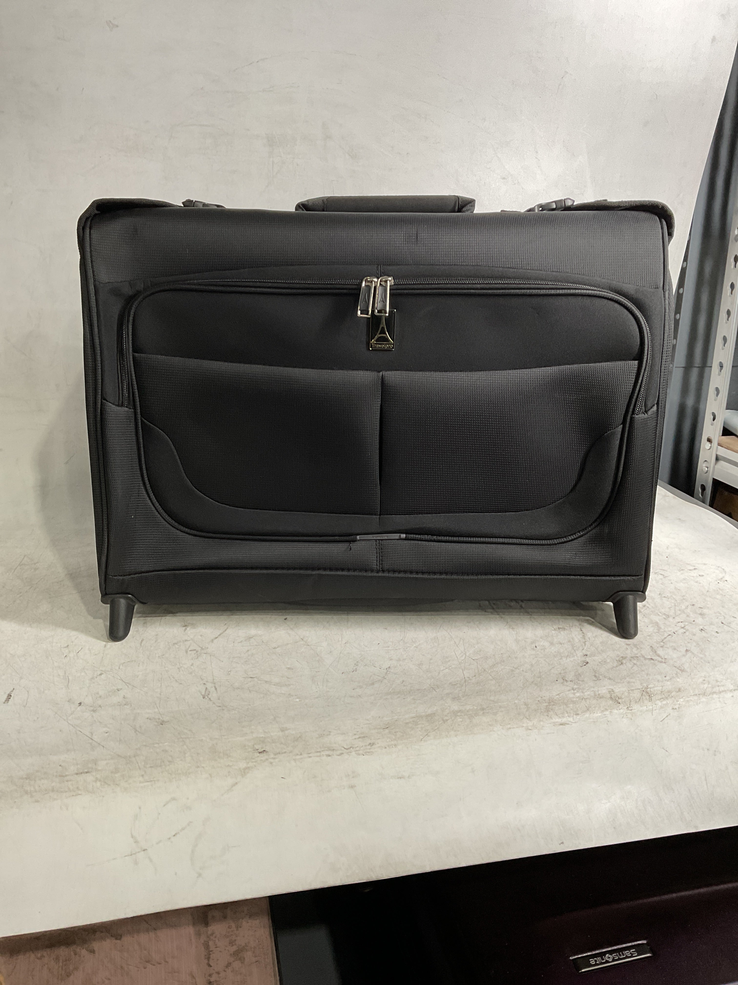 Travelpro Maxlite 5 Softside Lightweight Carry-On Upright 2 Wheel Rolling Garment Bag, Men and Women ( Black , One Size ) Black One Size U25