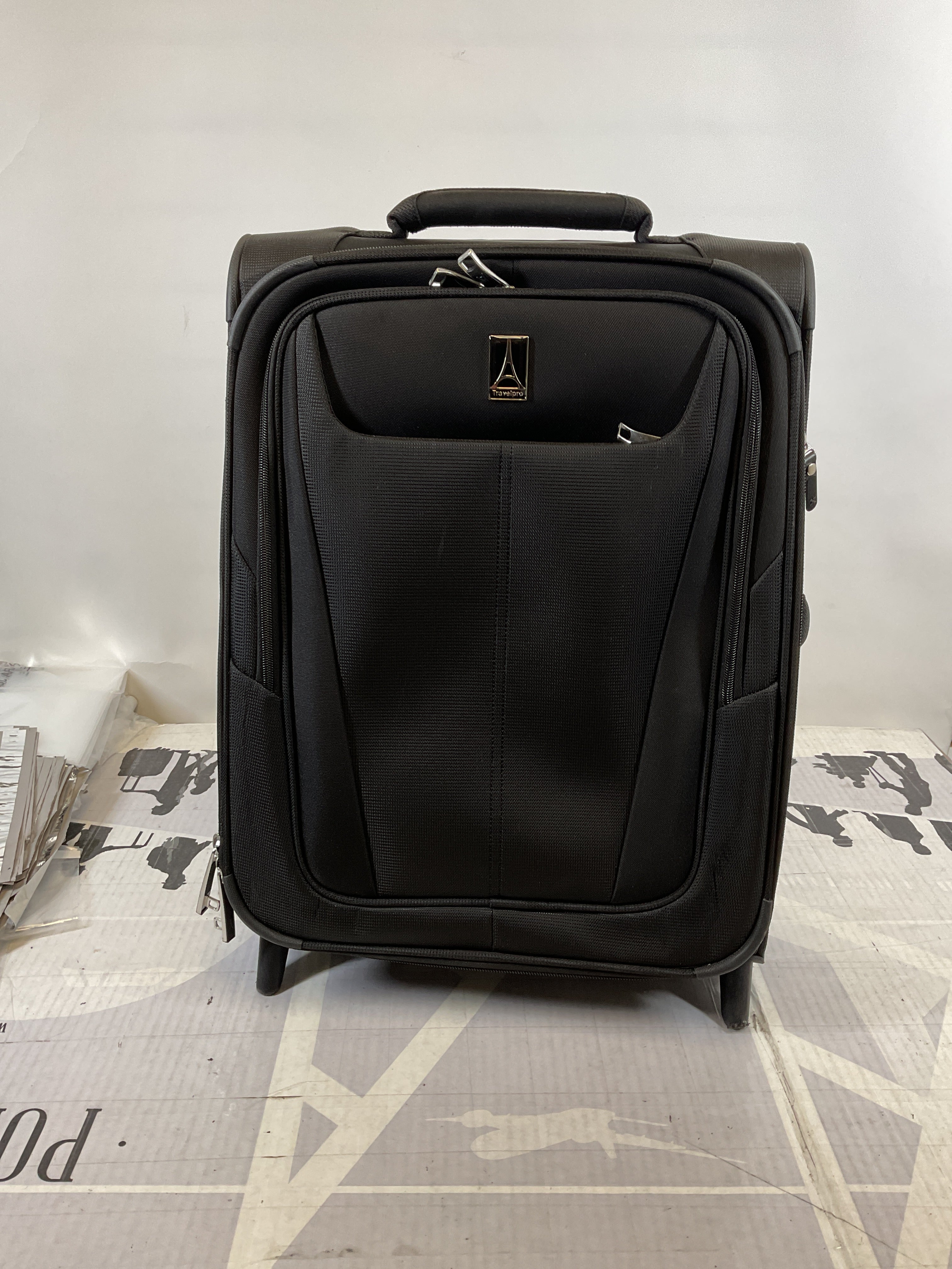Travelpro Maxlite 5 Softside Expandable Upright 2 Wheel Luggage, Lightweight Suitcase, Men and Women ( Black , Carry-on 20-Inch ) Black Carry On 20 Inch U10