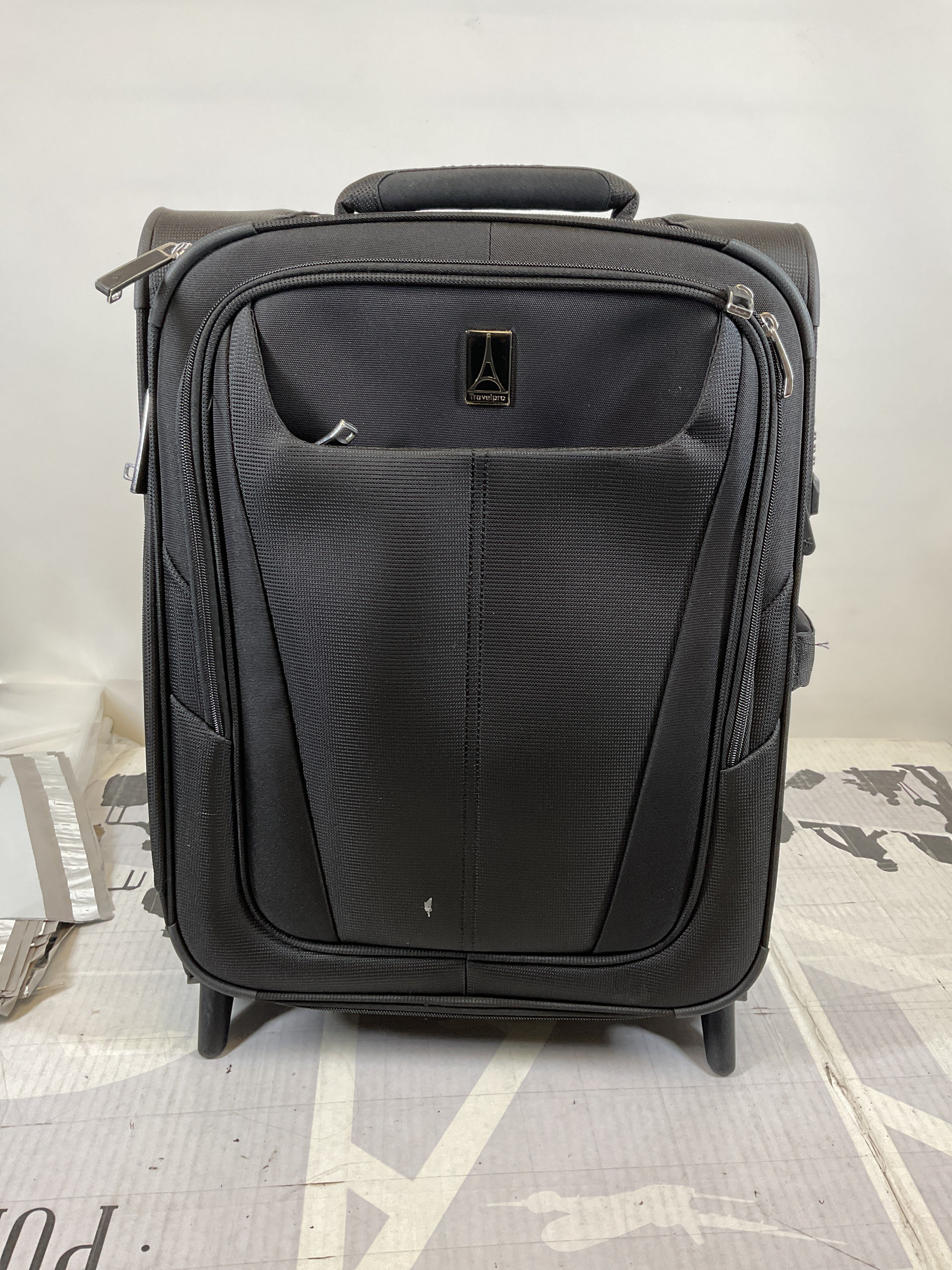 Travelpro Maxlite 5 Softside Expandable Upright 2 Wheel Luggage, Lightweight Suitcase, Men and Women ( Black , Carry-on 20-Inch ) Black Carry On 20 Inch U11