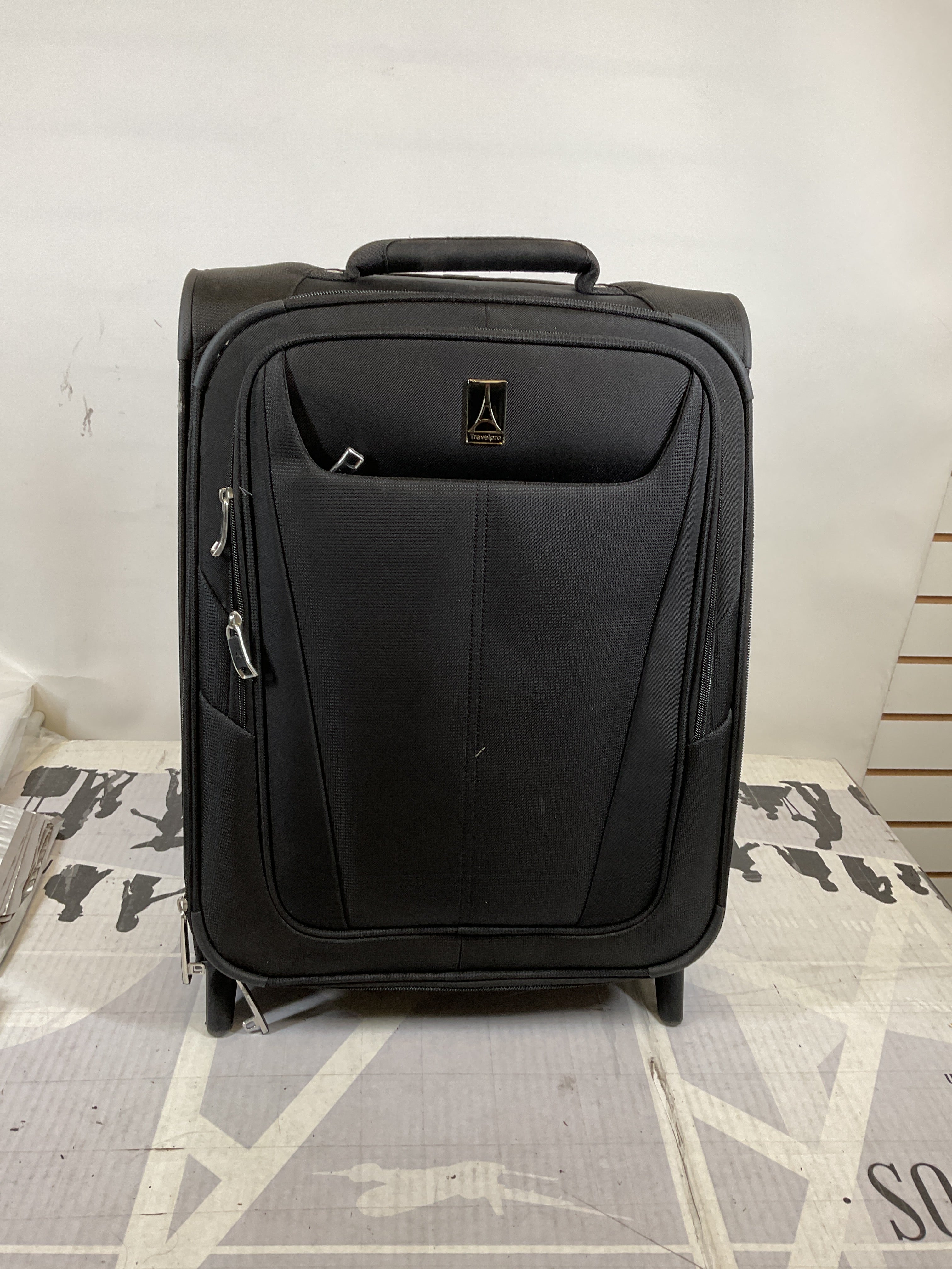 Travelpro Maxlite 5 Softside Expandable Upright 2 Wheel Luggage, Lightweight Suitcase, Men and Women ( Black , Carry-on 20-Inch ) Black Carry On 20 Inch U14